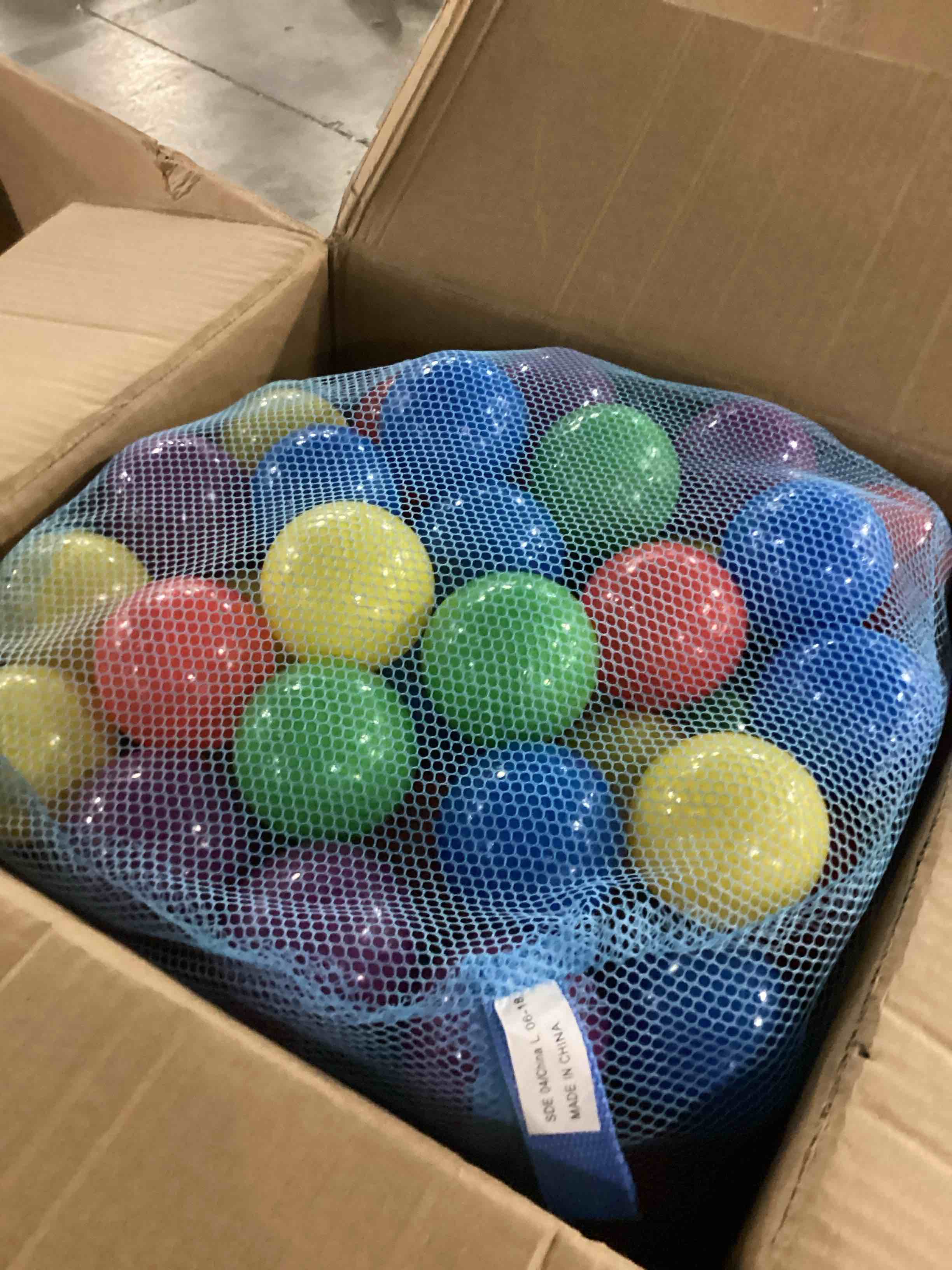 https://s3.amazonaws.com/lotting-images-prod/bidfta/GRN5716230_1728397938438.jpeg