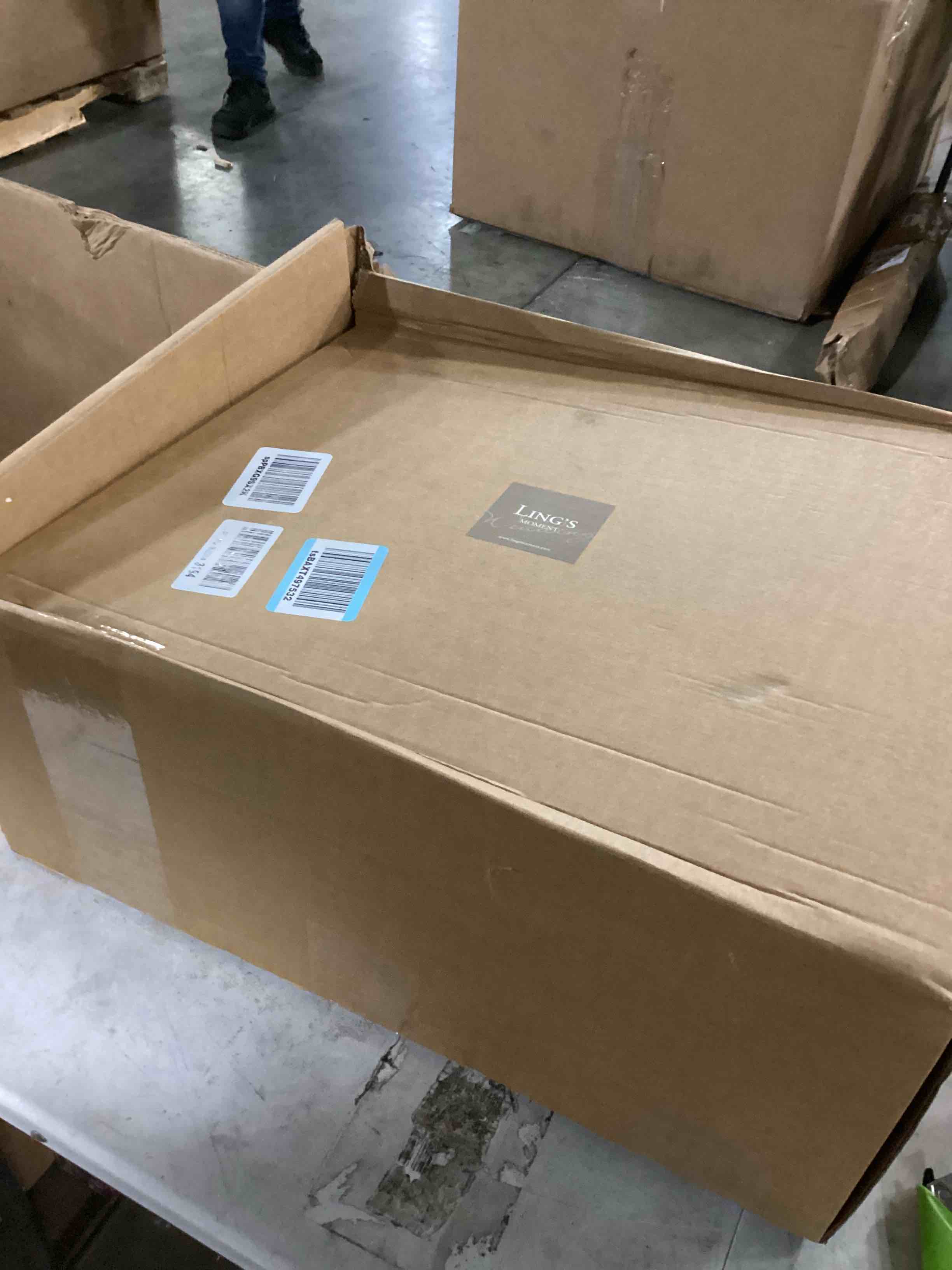 https://s3.amazonaws.com/lotting-images-prod/bidfta/GRN5716231_1728397997533.jpeg
