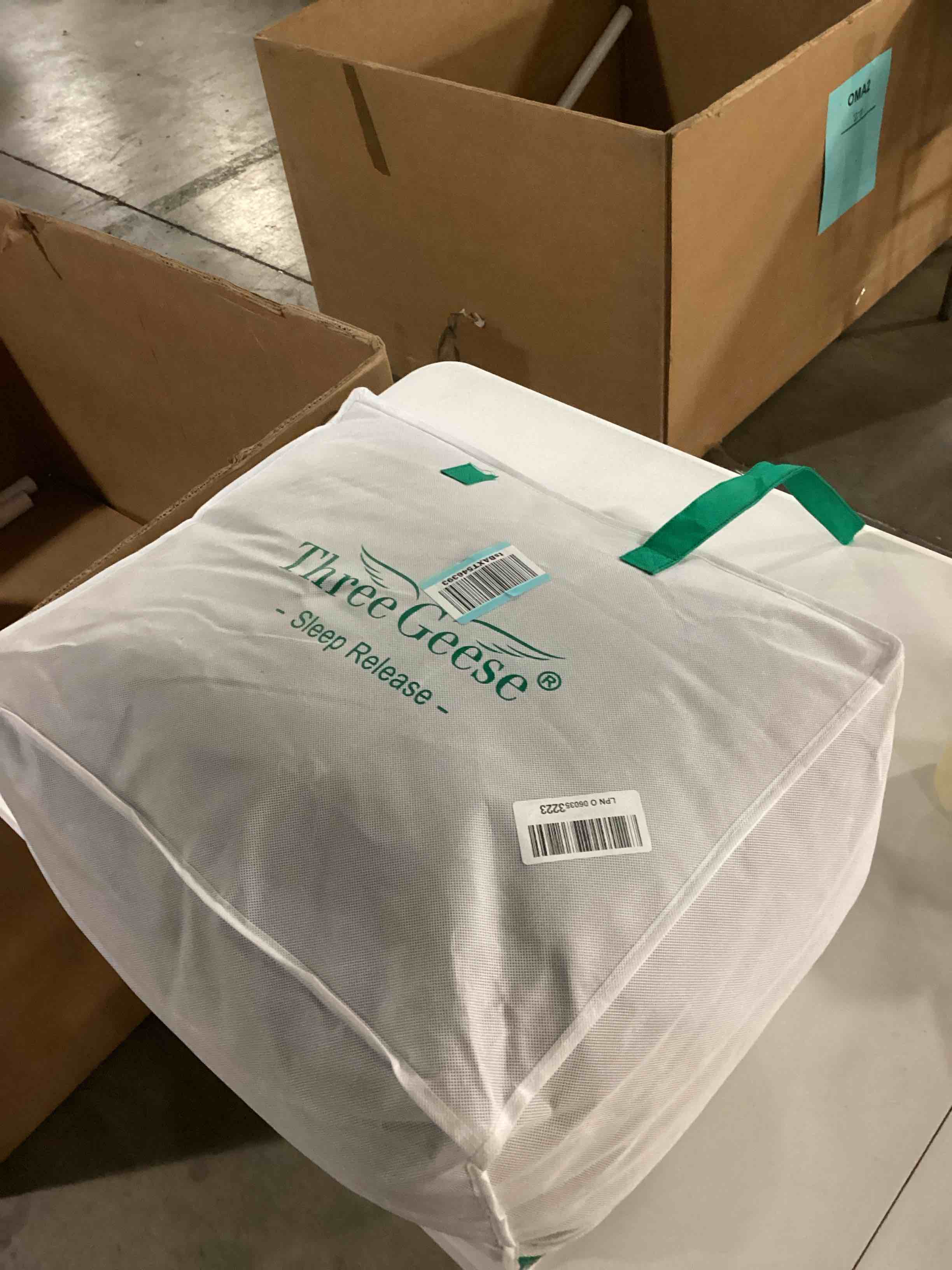 https://s3.amazonaws.com/lotting-images-prod/bidfta/GRN5716624_1728932209957.jpeg