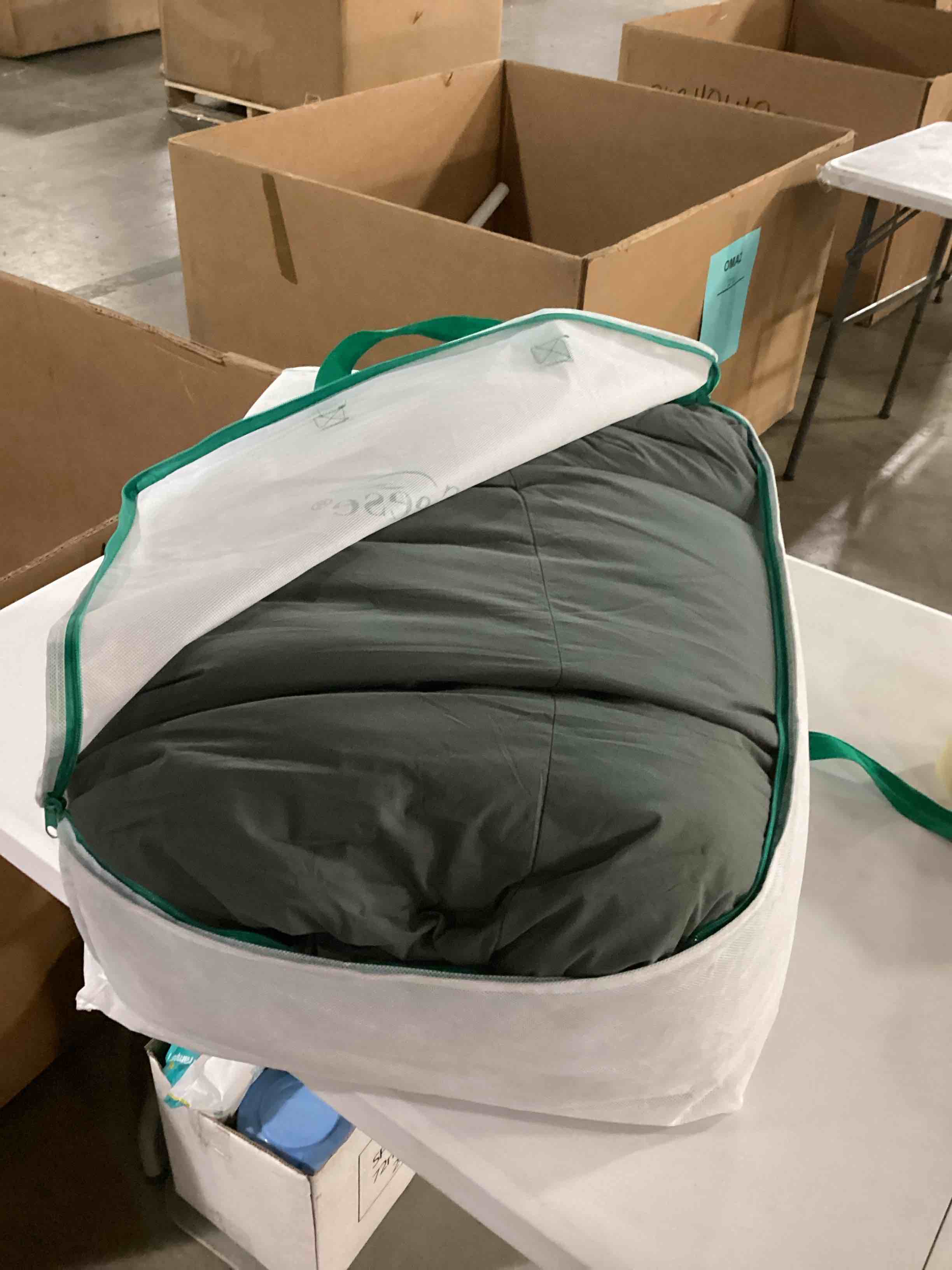 https://s3.amazonaws.com/lotting-images-prod/bidfta/GRN5716624_1728932232811.jpeg