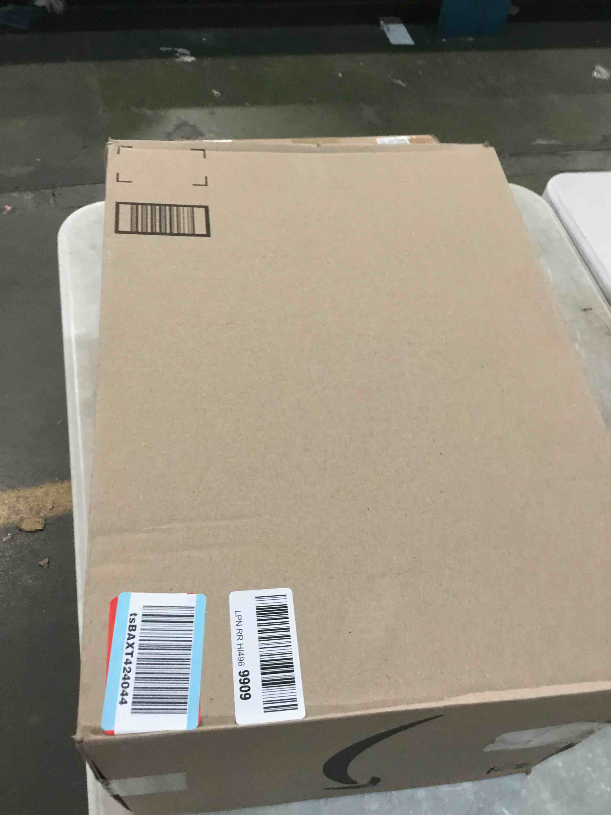 https://s3.amazonaws.com/lotting-images-prod/bidfta/GRN5723931_1707771830439.jpeg