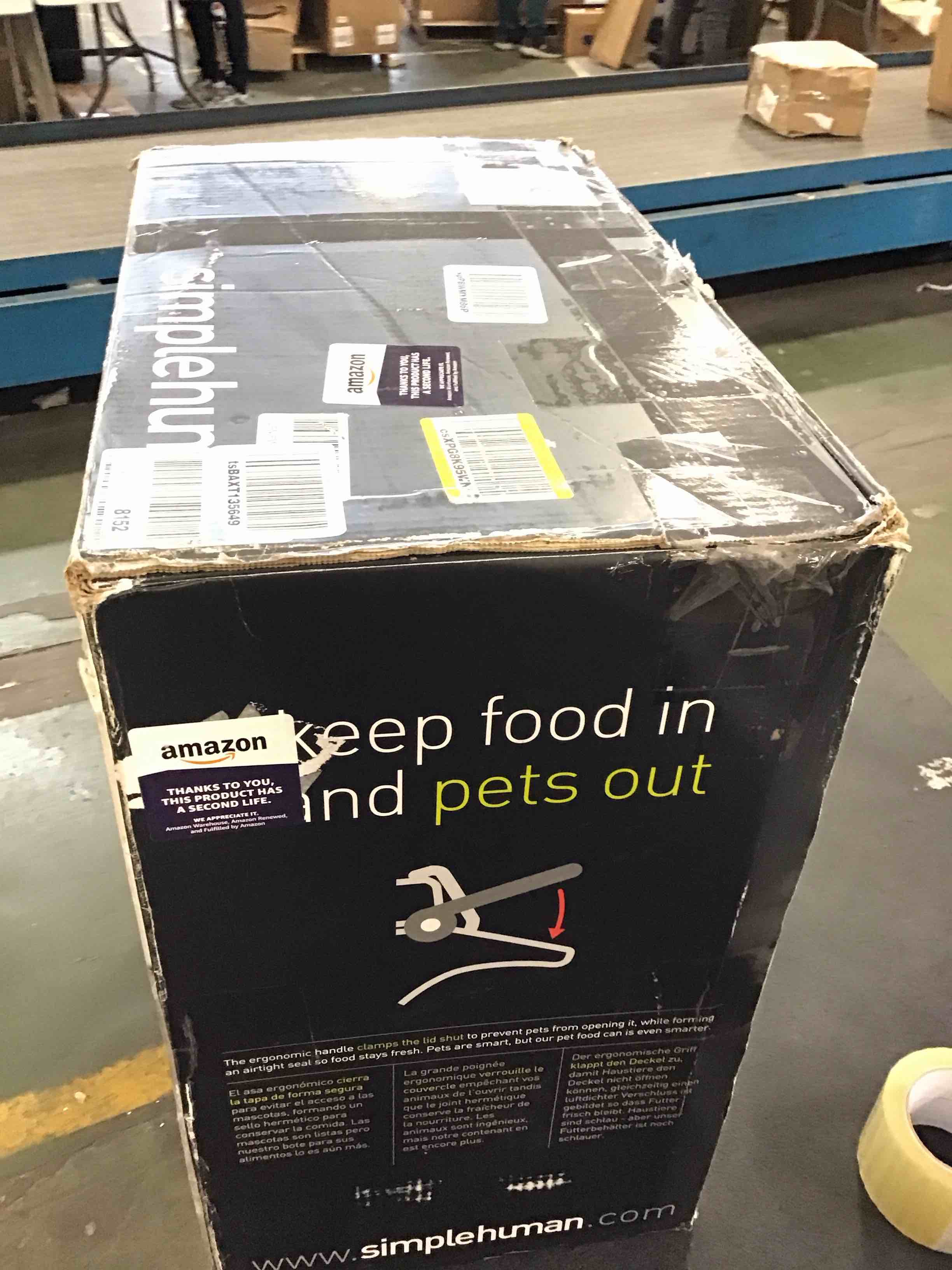 simplehuman 25 Liter, 27 lb / 12.2 kg Medium Pet Food Storage Container