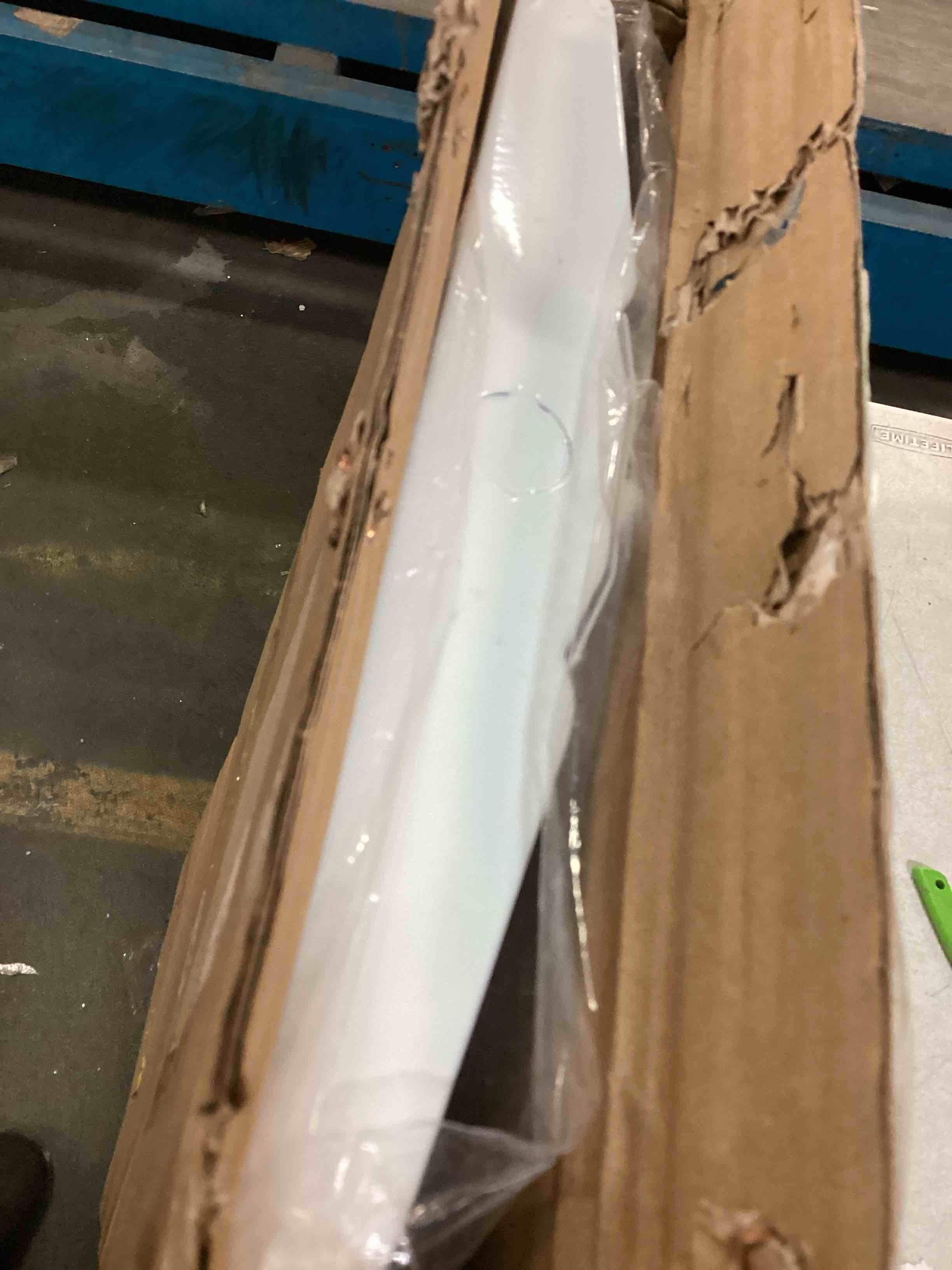 https://s3.amazonaws.com/lotting-images-prod/bidfta/GRN5725527_1707075606817.jpeg