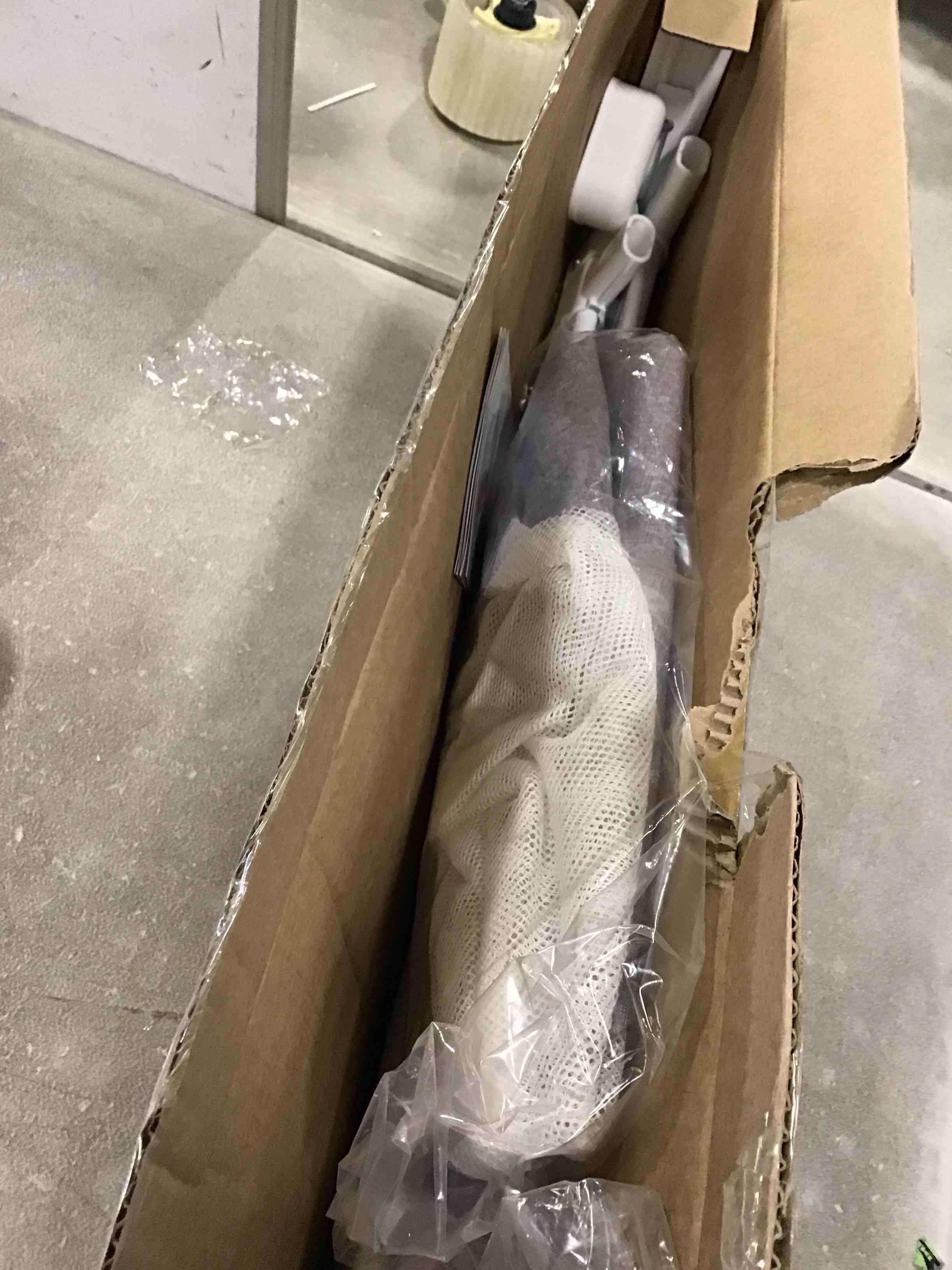 https://s3.amazonaws.com/lotting-images-prod/bidfta/GRN5726288_1706821459770.jpeg