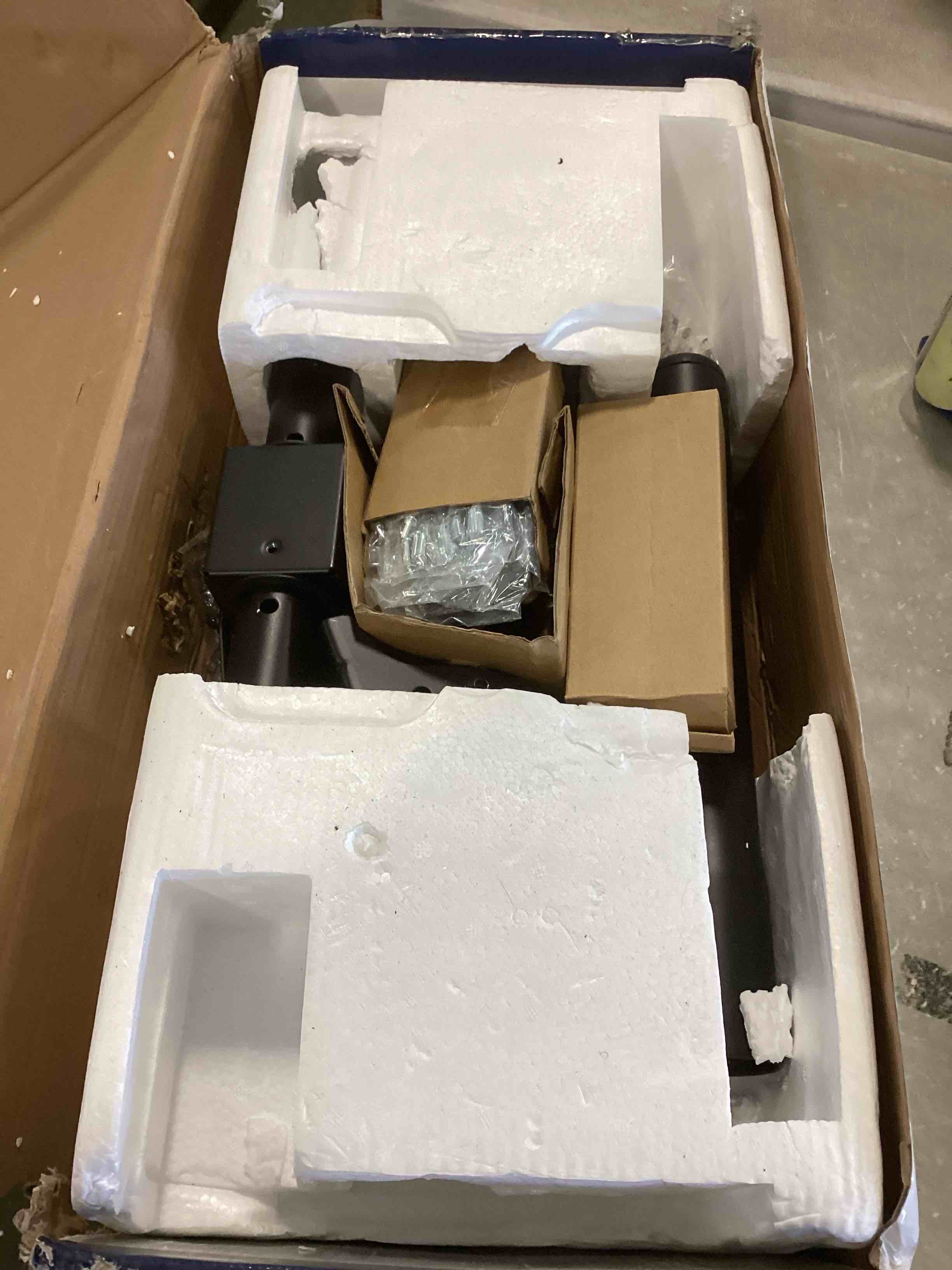 https://s3.amazonaws.com/lotting-images-prod/bidfta/GRN5726880_1707066261775.jpeg