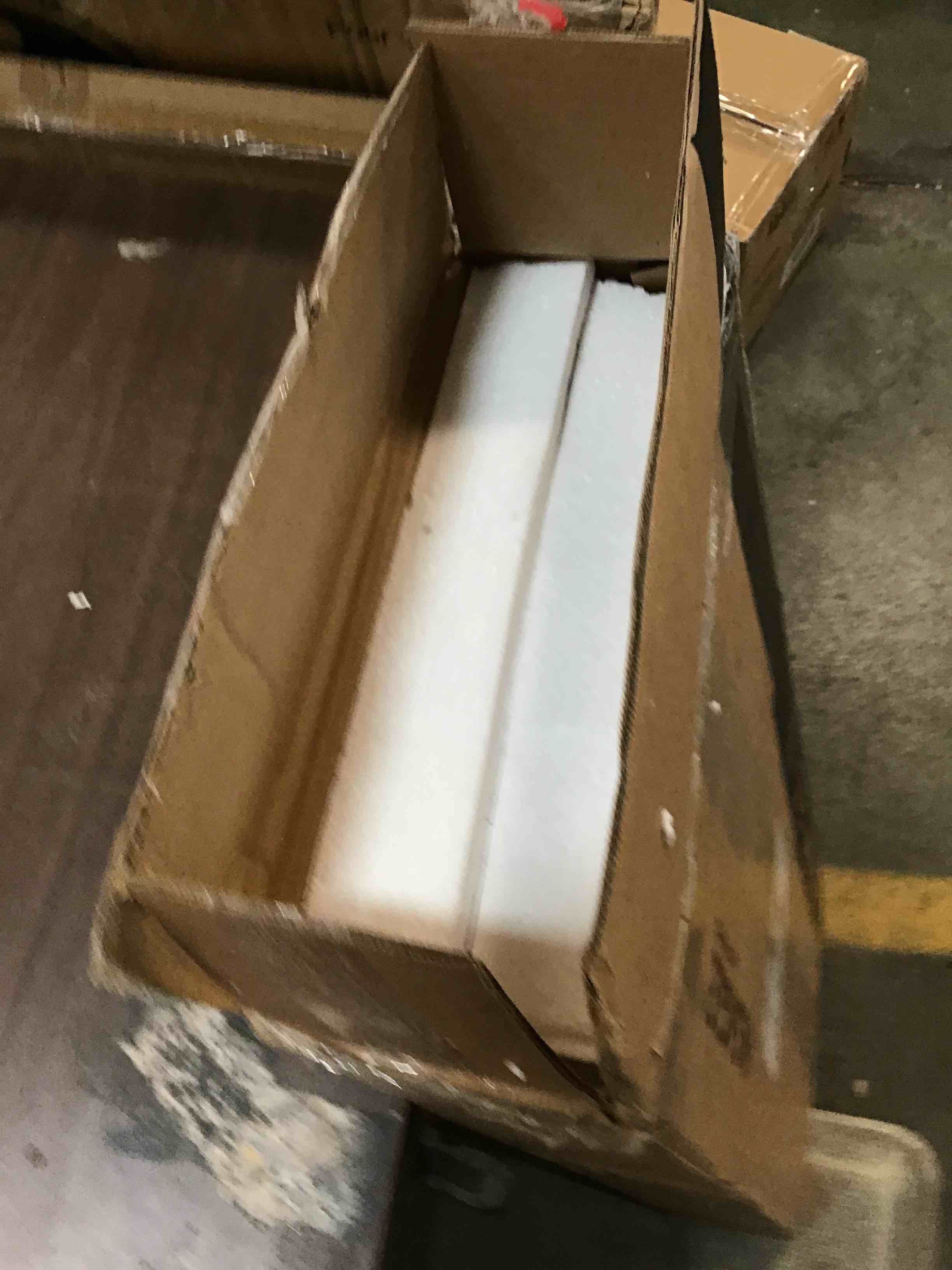 https://s3.amazonaws.com/lotting-images-prod/bidfta/GRN5729121_1706798619459.jpeg
