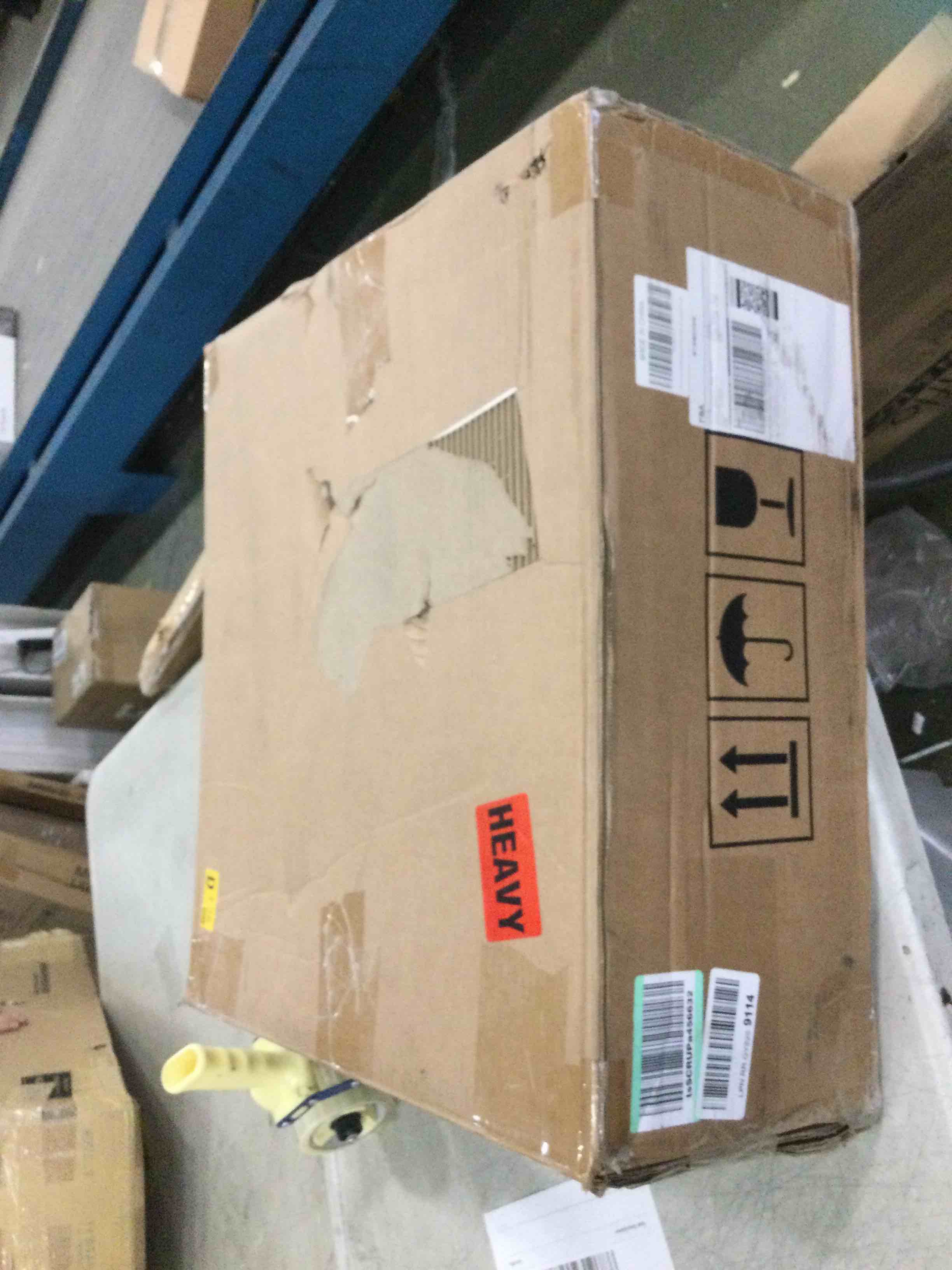 https://s3.amazonaws.com/lotting-images-prod/bidfta/GRN5730362_1707402671457.jpeg