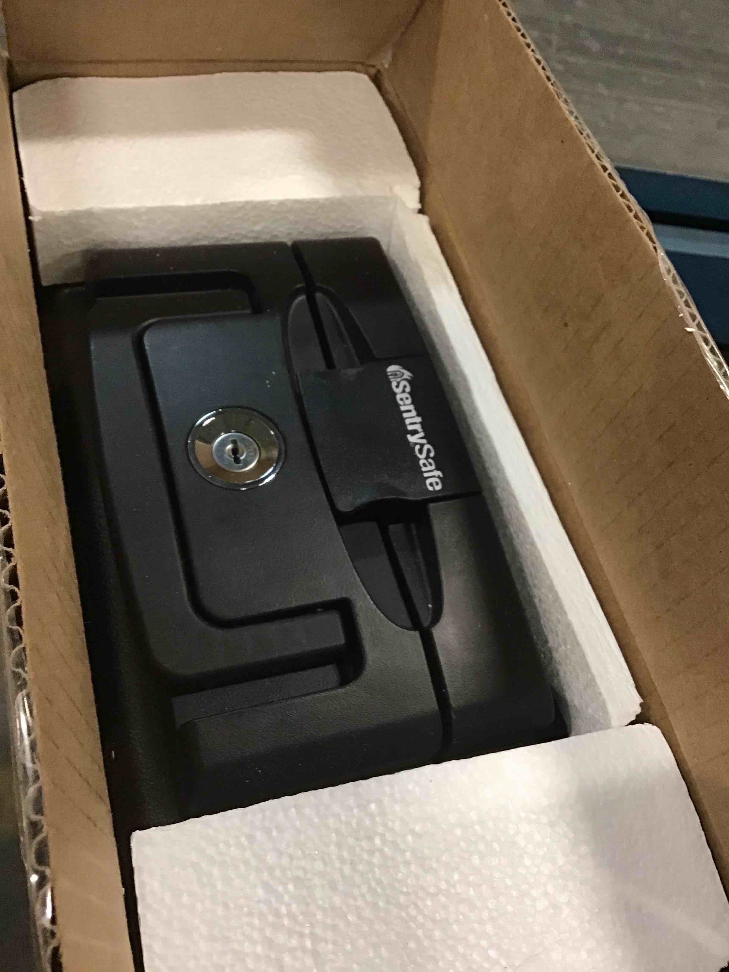 https://s3.amazonaws.com/lotting-images-prod/bidfta/GRN5733048_1703792078997.jpeg