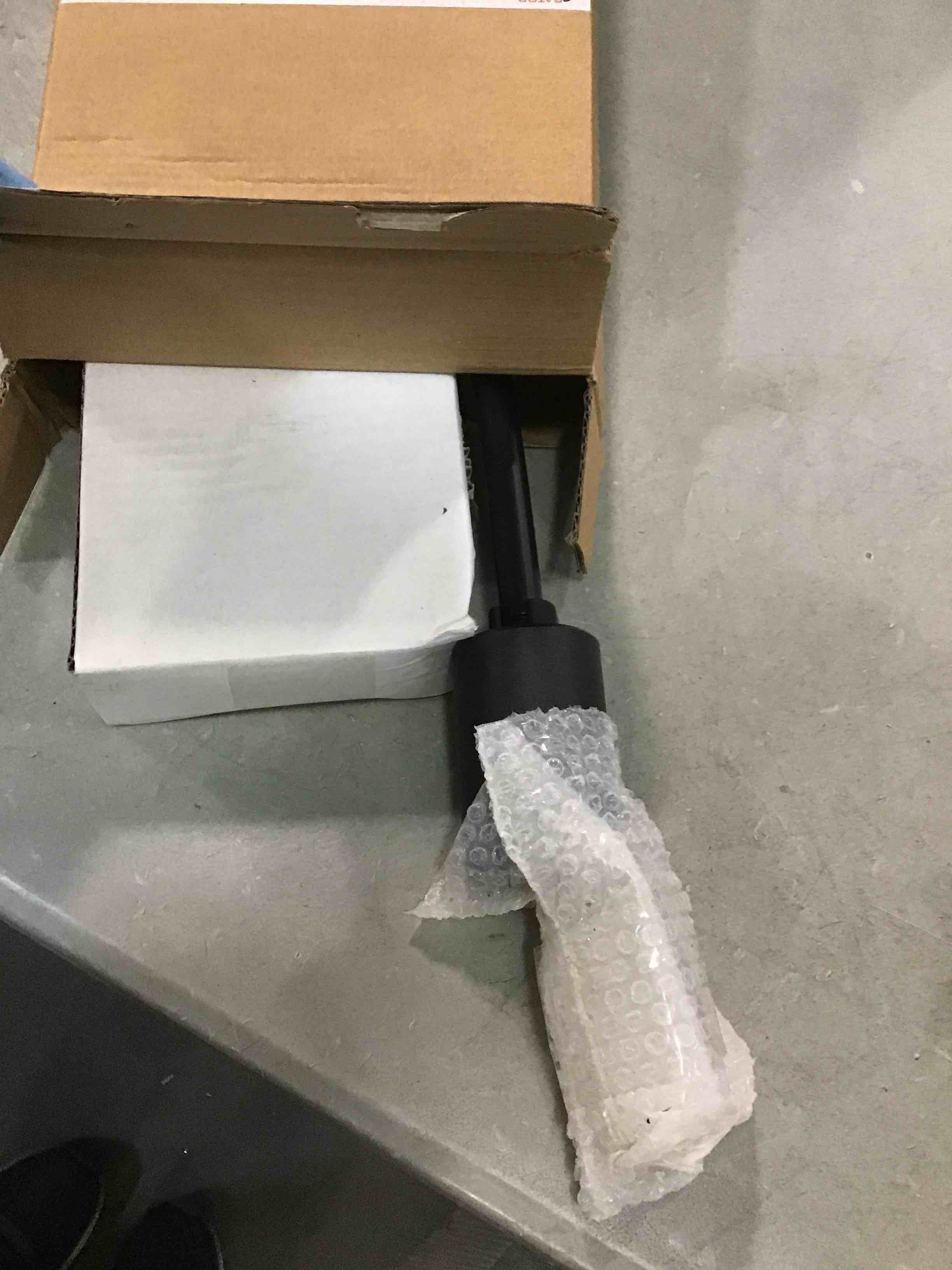 https://s3.amazonaws.com/lotting-images-prod/bidfta/GRN5733926_1703706221054.jpeg