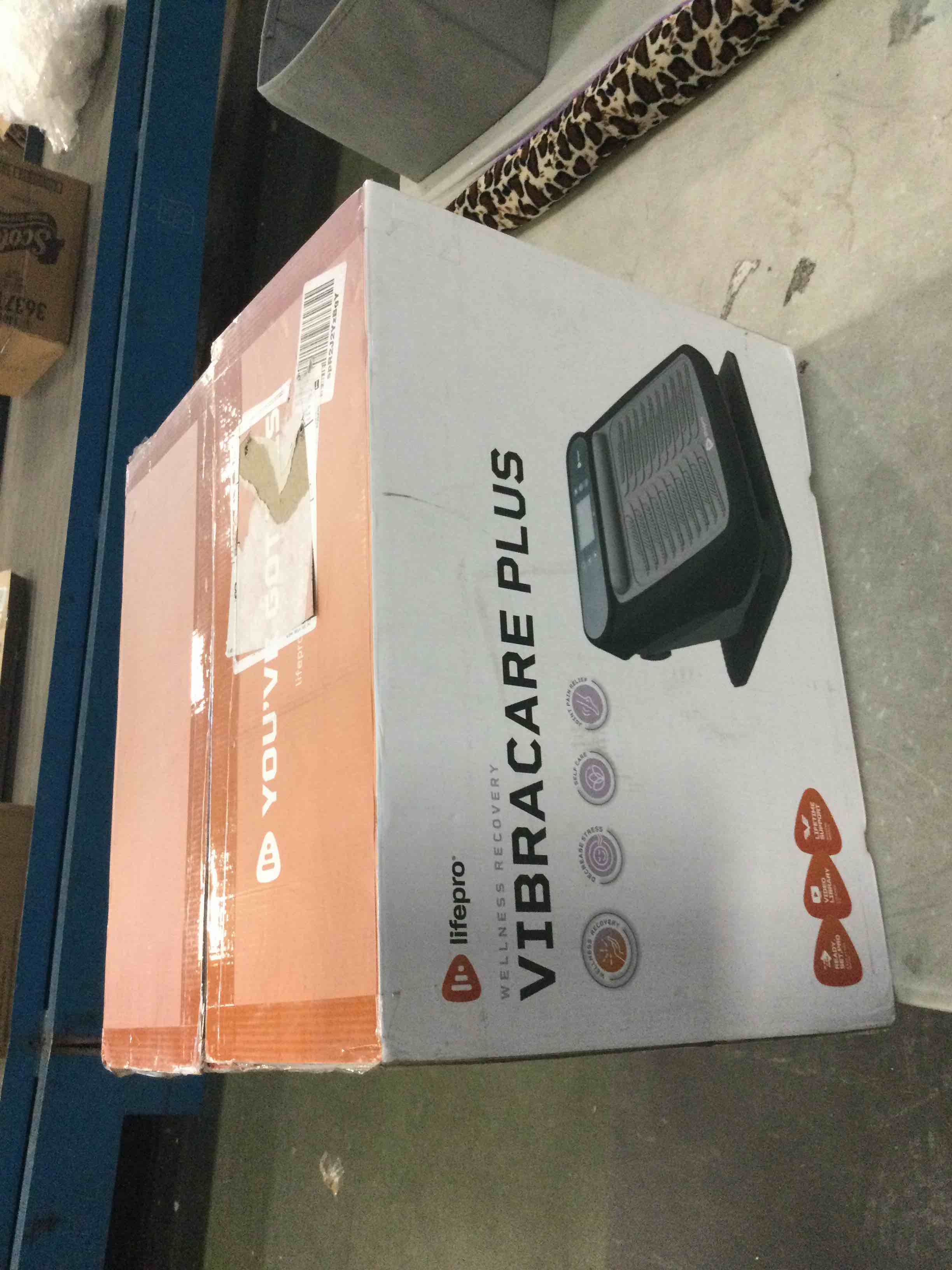 https://s3.amazonaws.com/lotting-images-prod/bidfta/GRN5735669_1703858415782.jpeg