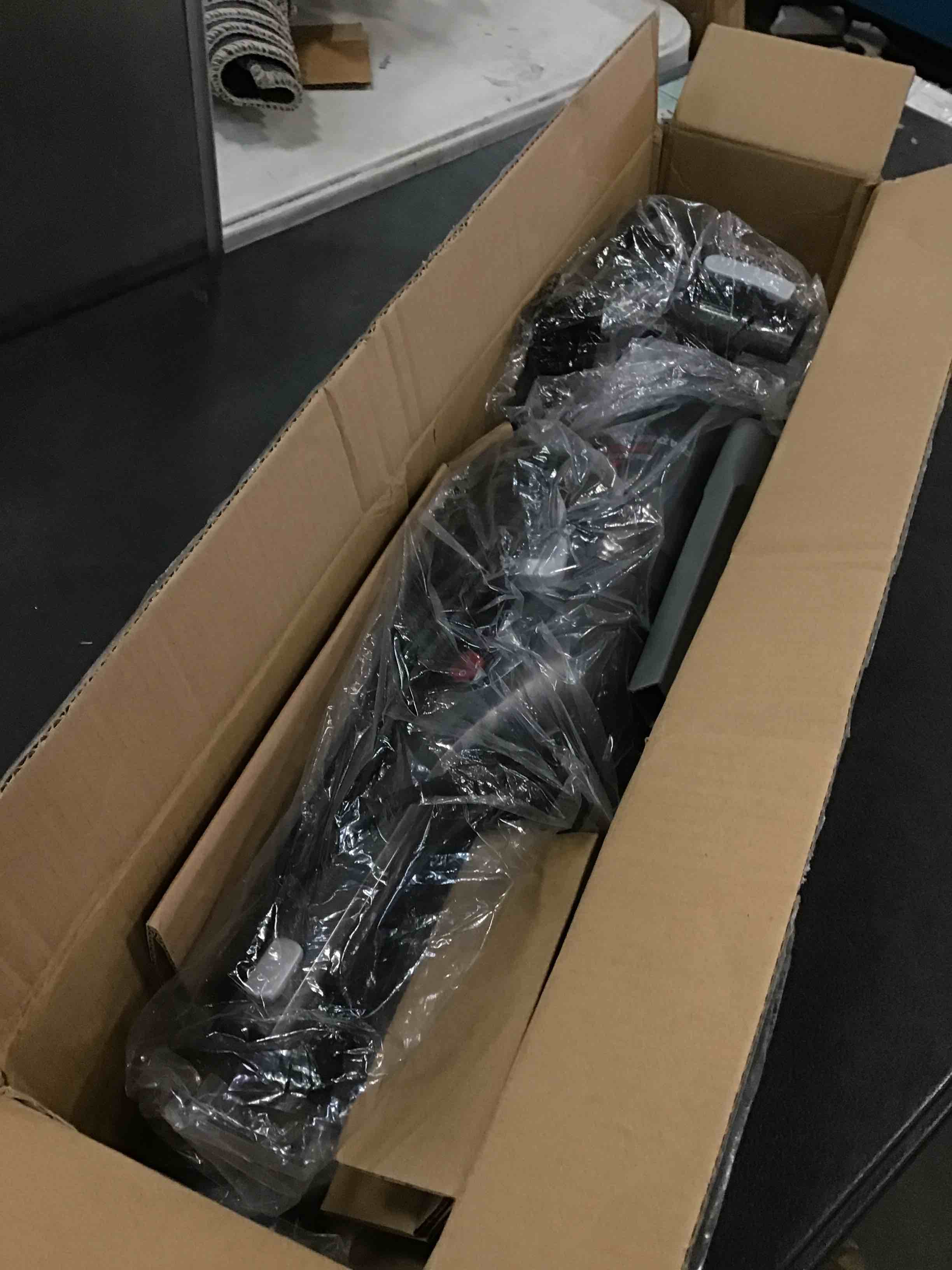 https://s3.amazonaws.com/lotting-images-prod/bidfta/GRN5735895_1703955458715.jpeg