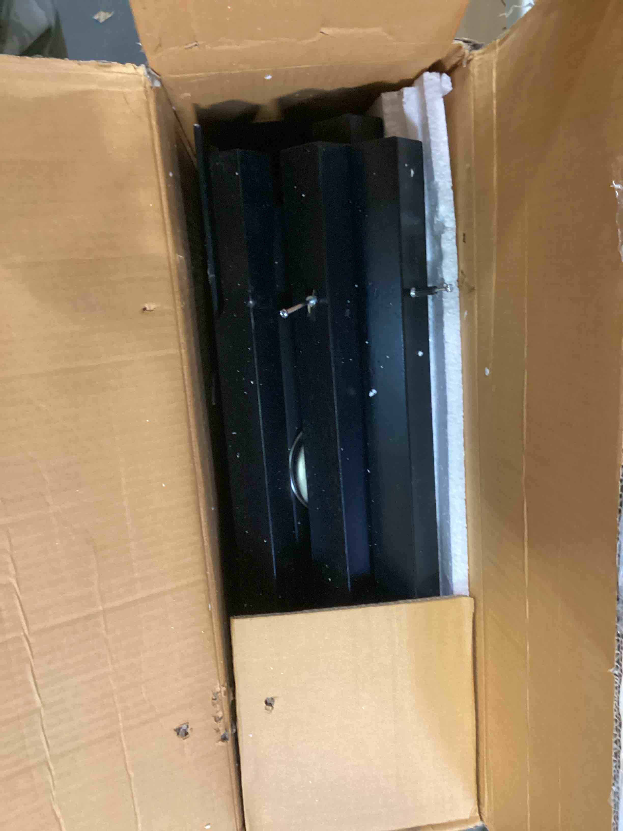 https://s3.amazonaws.com/lotting-images-prod/bidfta/GRN5736516_1703776784214.jpeg