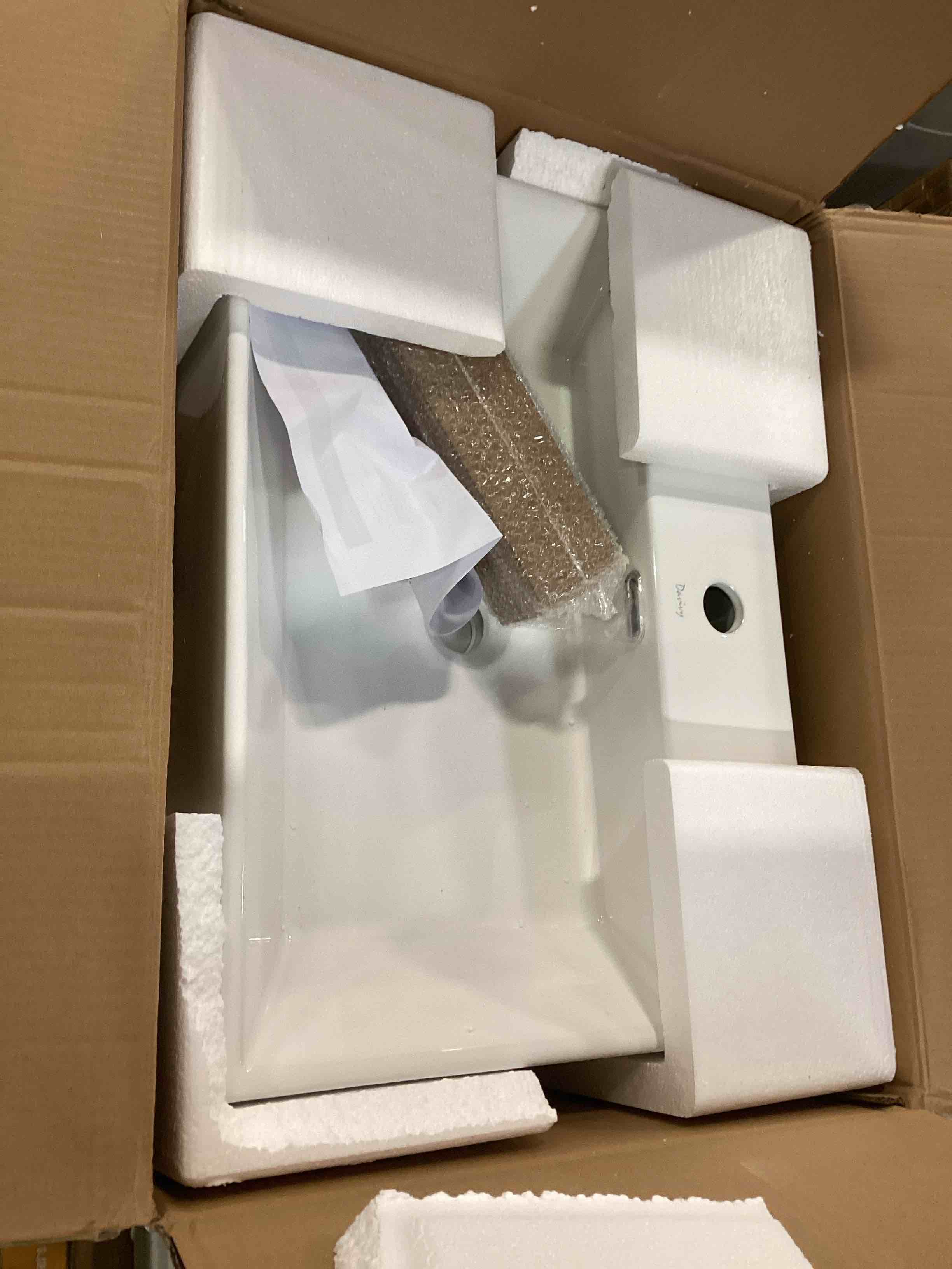 https://s3.amazonaws.com/lotting-images-prod/bidfta/GRN5736643_1703795746221.jpeg