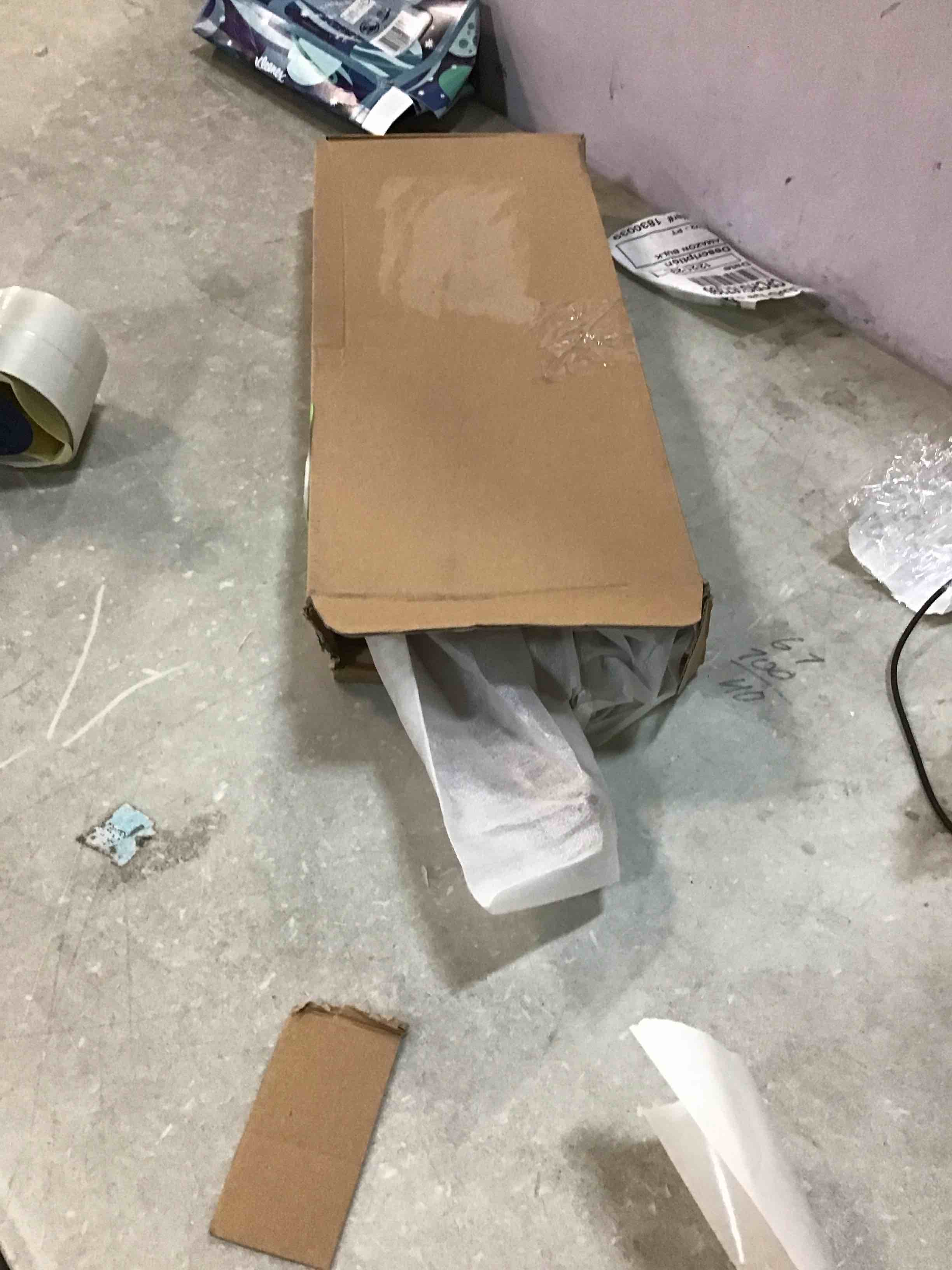 https://s3.amazonaws.com/lotting-images-prod/bidfta/GRN5741002_1703604759021.jpeg