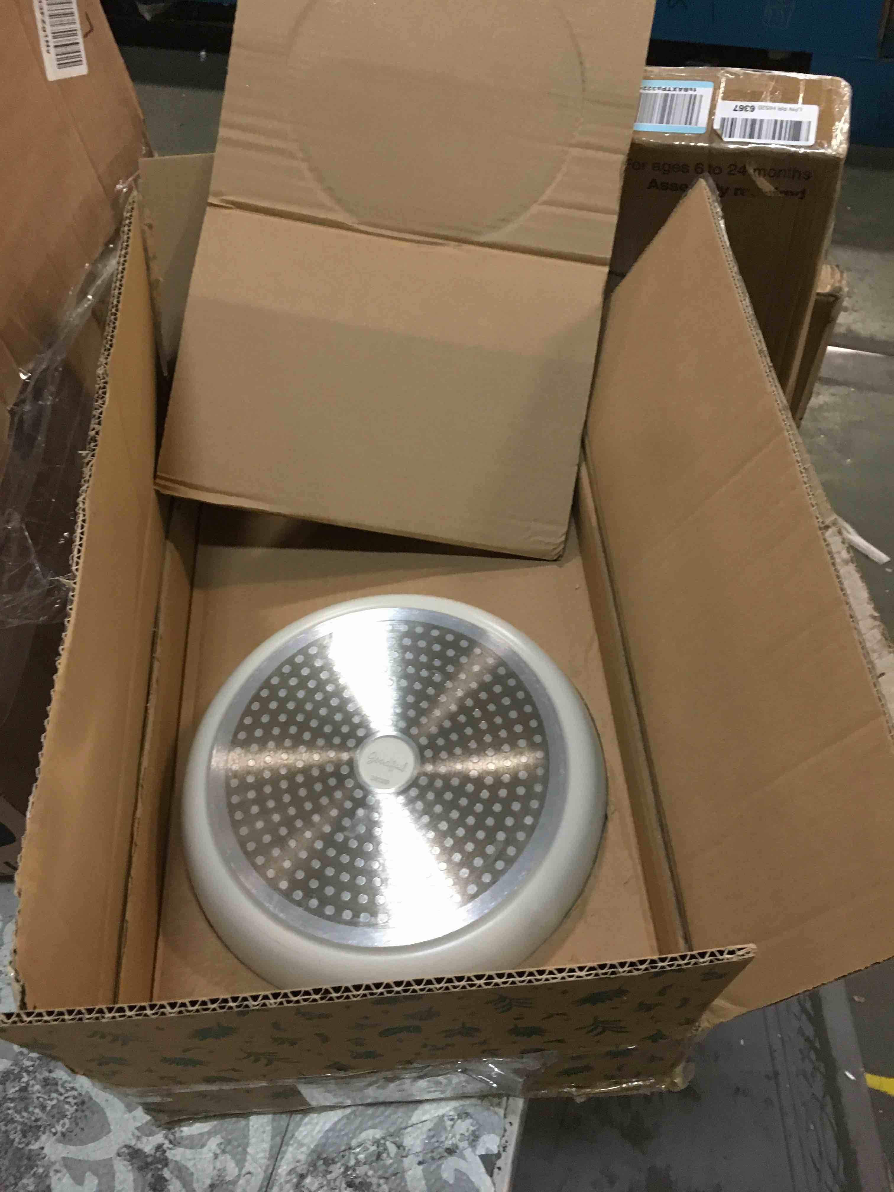 https://s3.amazonaws.com/lotting-images-prod/bidfta/GRN5741528_1703783059043.jpeg