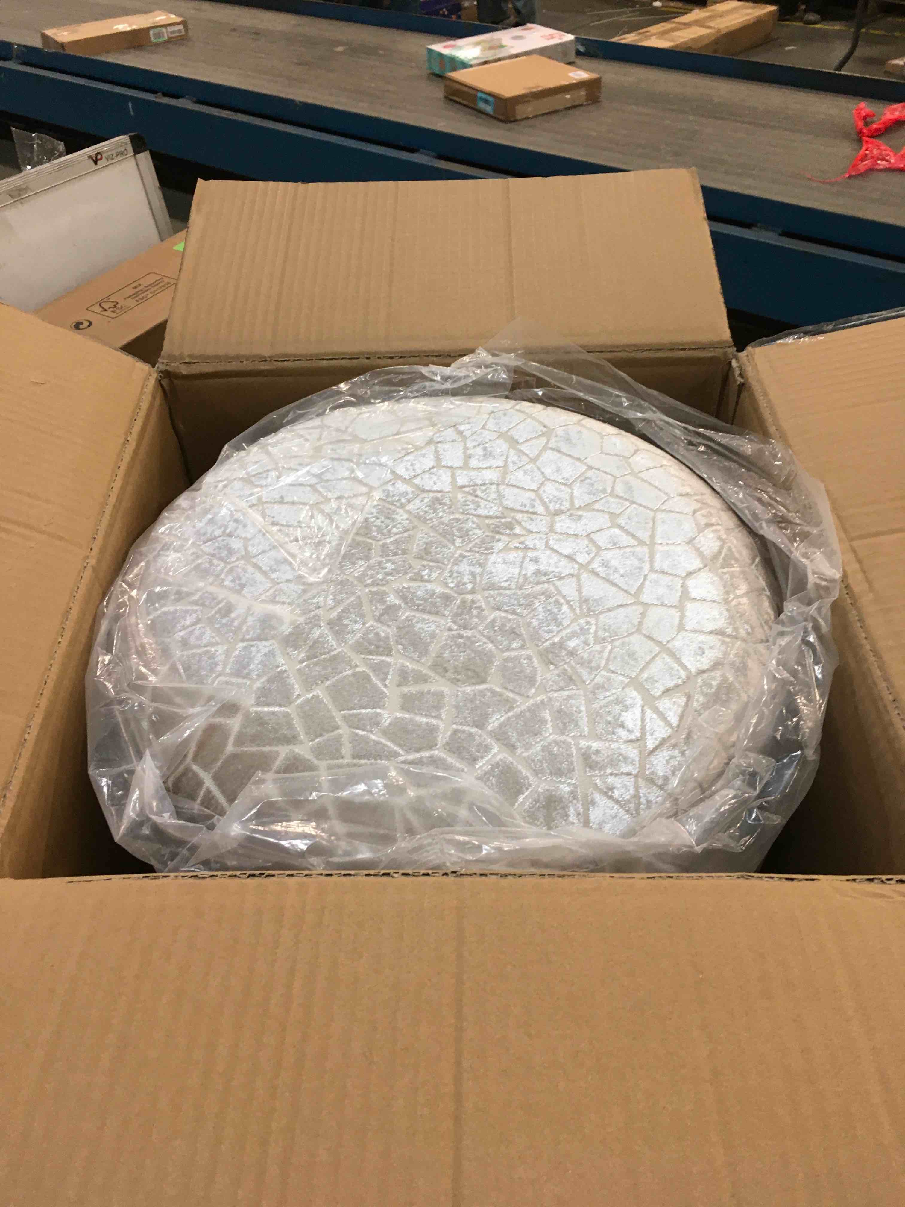 https://s3.amazonaws.com/lotting-images-prod/bidfta/GRN5741573_1703790096841.jpeg