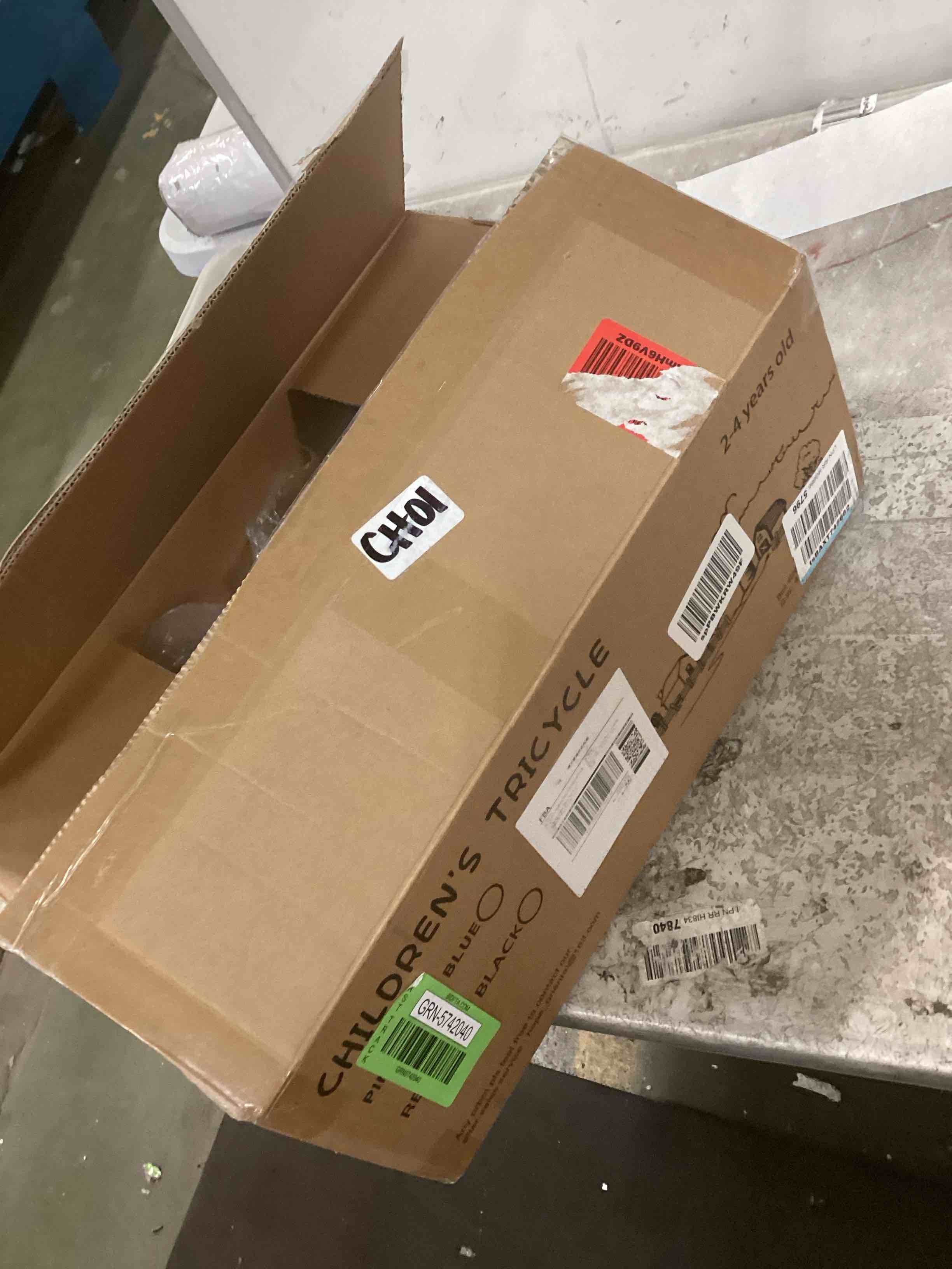 https://s3.amazonaws.com/lotting-images-prod/bidfta/GRN5742040_1703968682384.jpeg