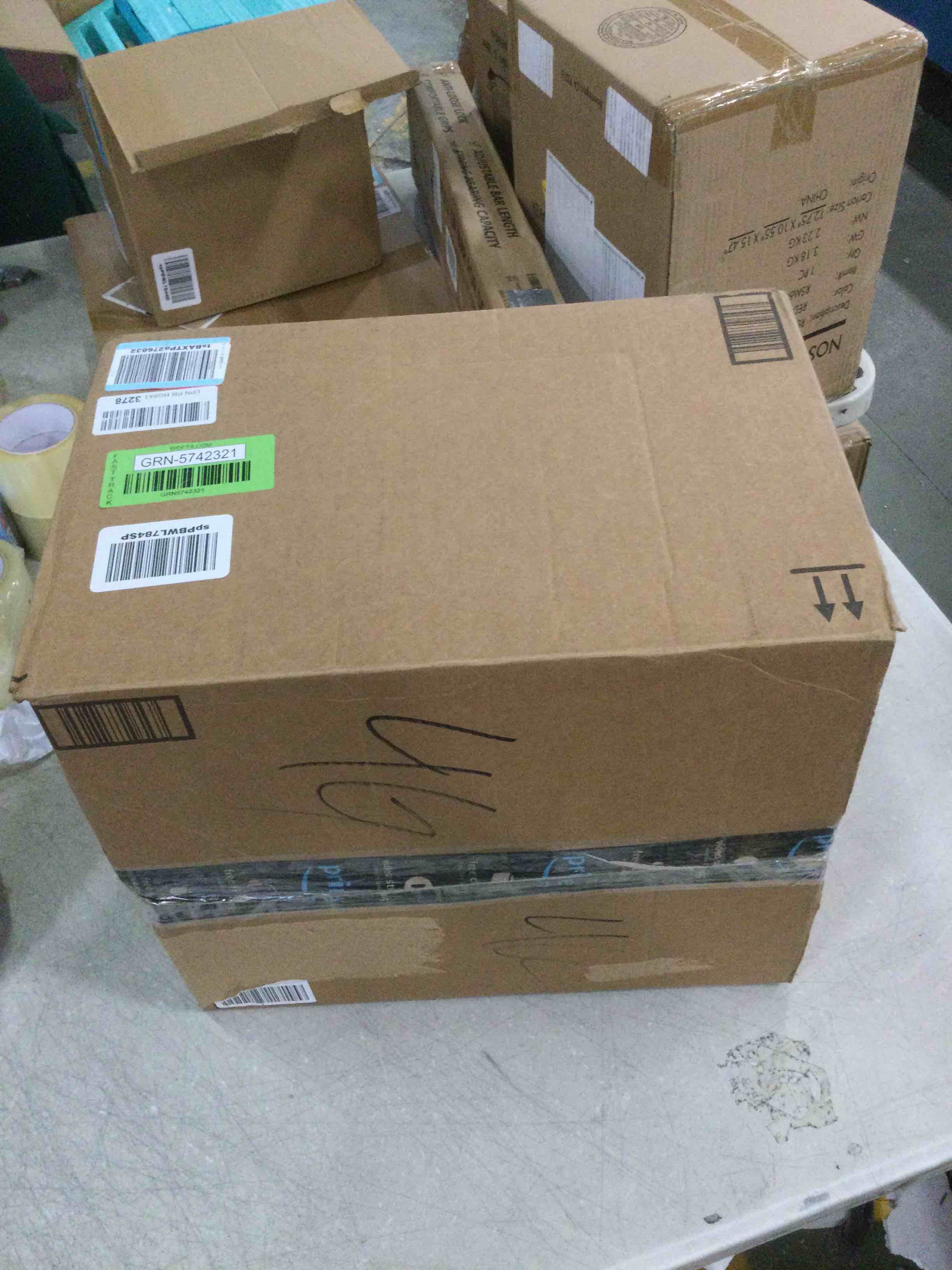 https://s3.amazonaws.com/lotting-images-prod/bidfta/GRN5742321_1704288765630.jpeg