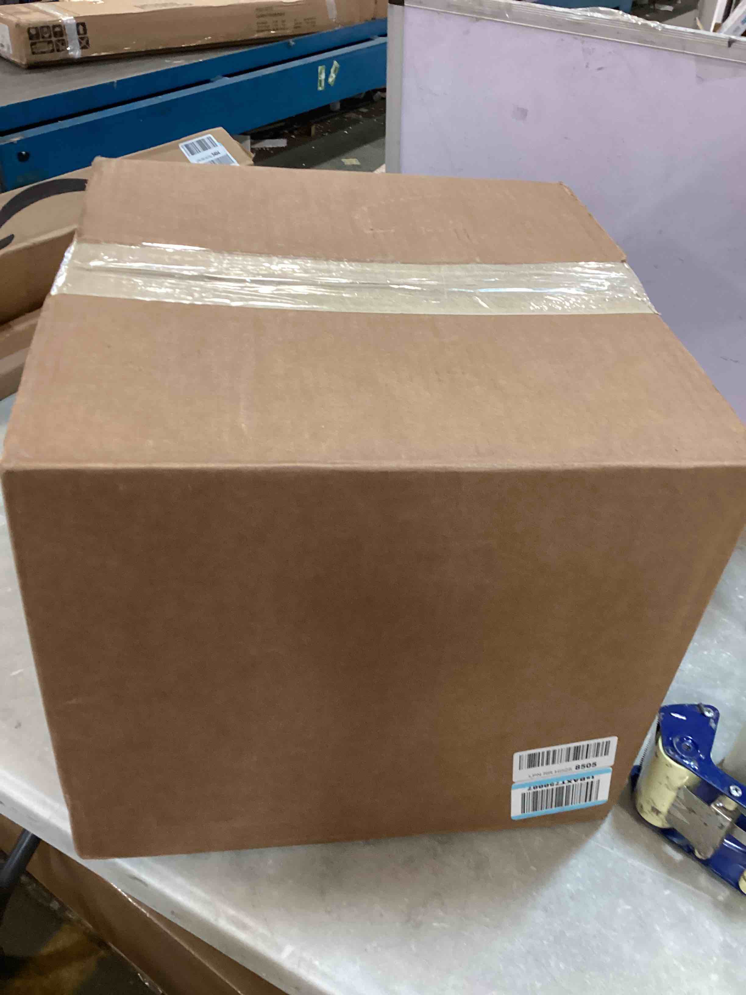 https://s3.amazonaws.com/lotting-images-prod/bidfta/GRN5742901_1703876822642.jpeg