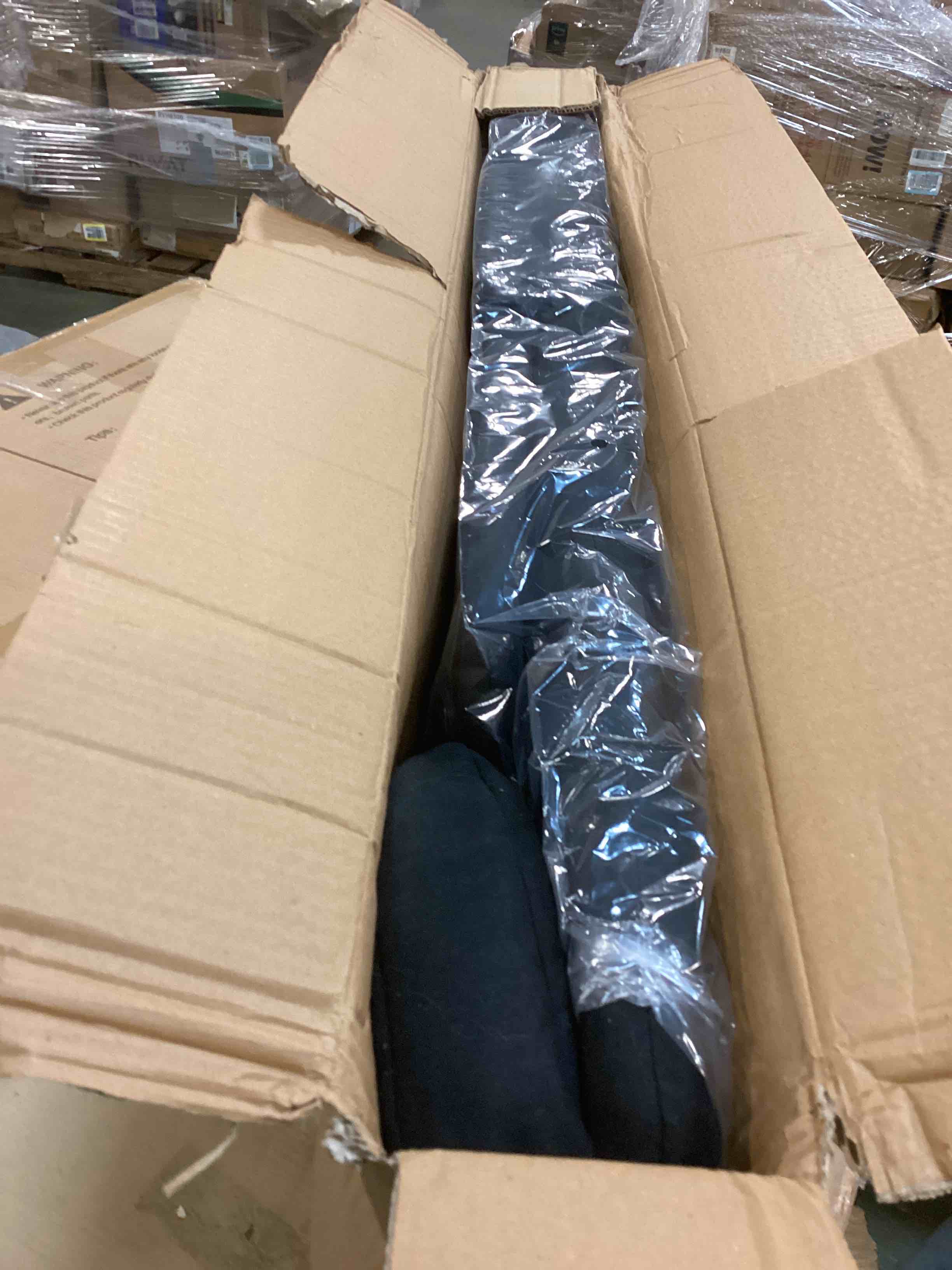 https://s3.amazonaws.com/lotting-images-prod/bidfta/GRN5743215_1704203111836.jpeg