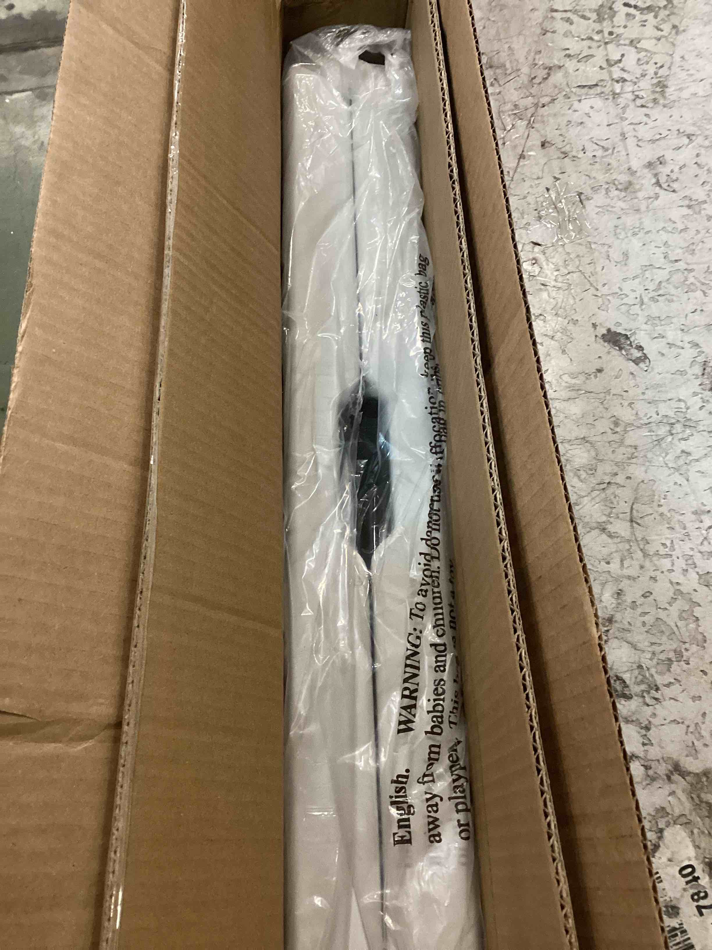 https://s3.amazonaws.com/lotting-images-prod/bidfta/GRN5743541_1704302703095.jpeg