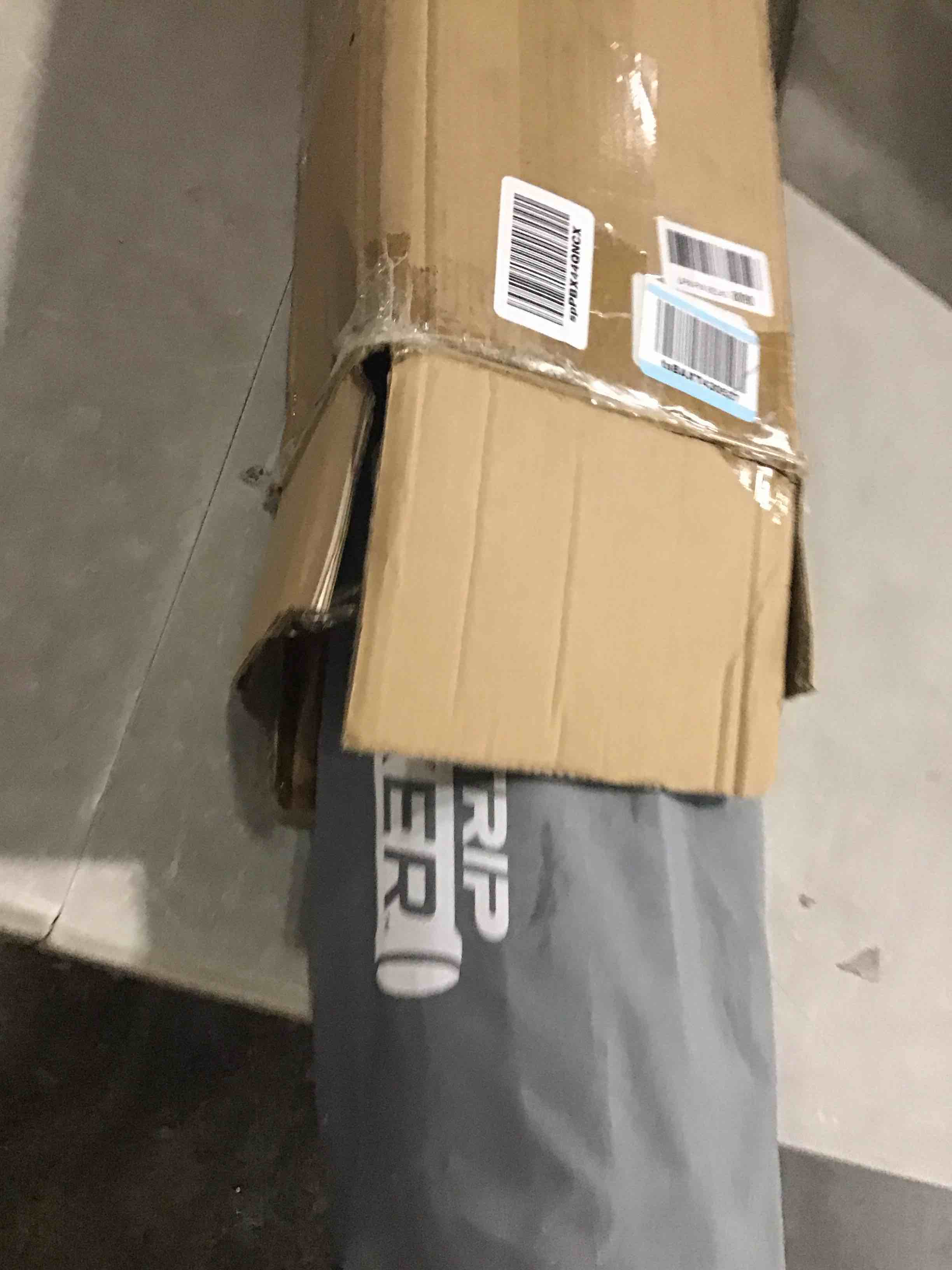 https://s3.amazonaws.com/lotting-images-prod/bidfta/GRN5745351_1728908288429.jpeg