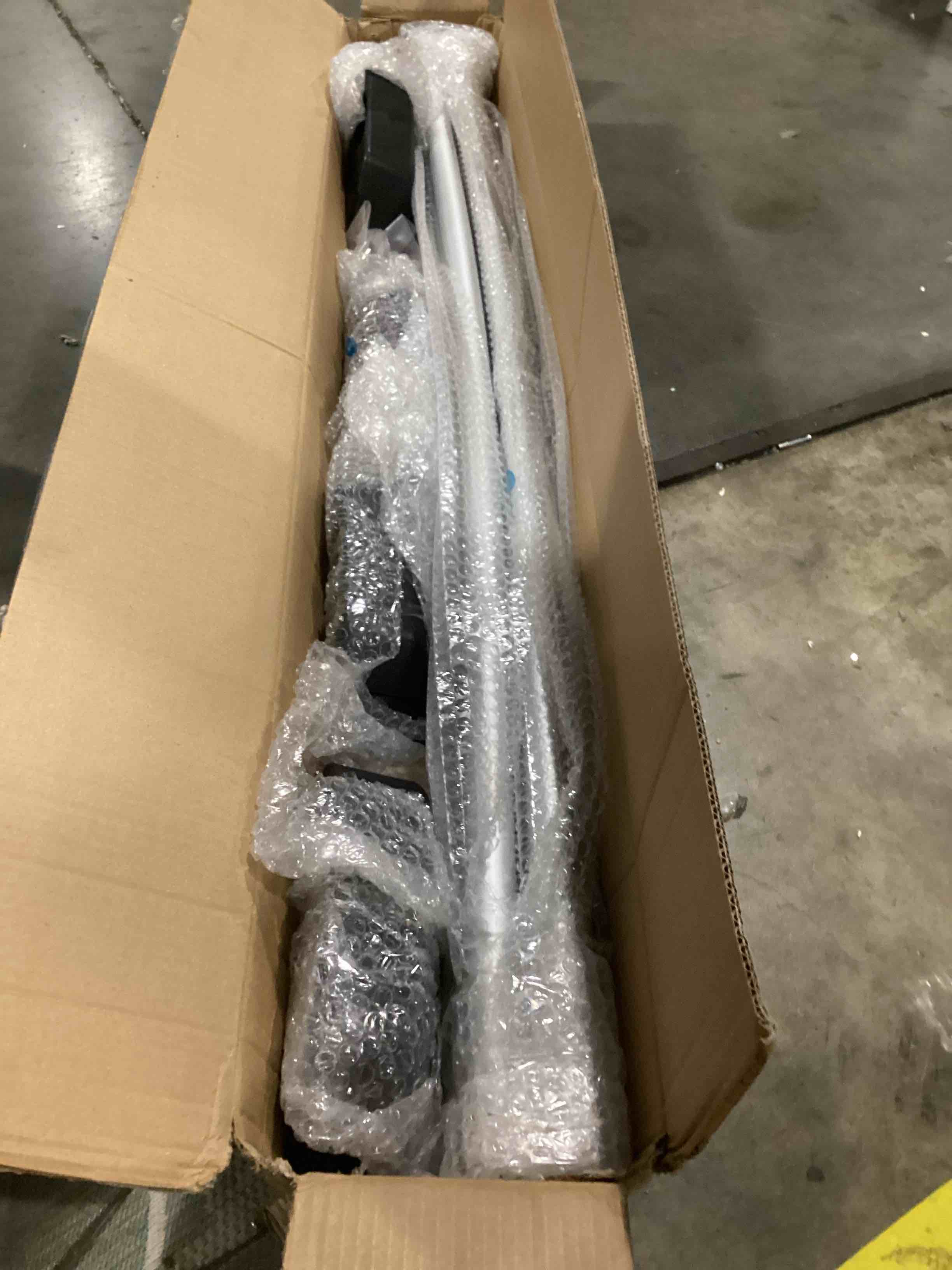 https://s3.amazonaws.com/lotting-images-prod/bidfta/GRN5747291_1723230523794.jpeg