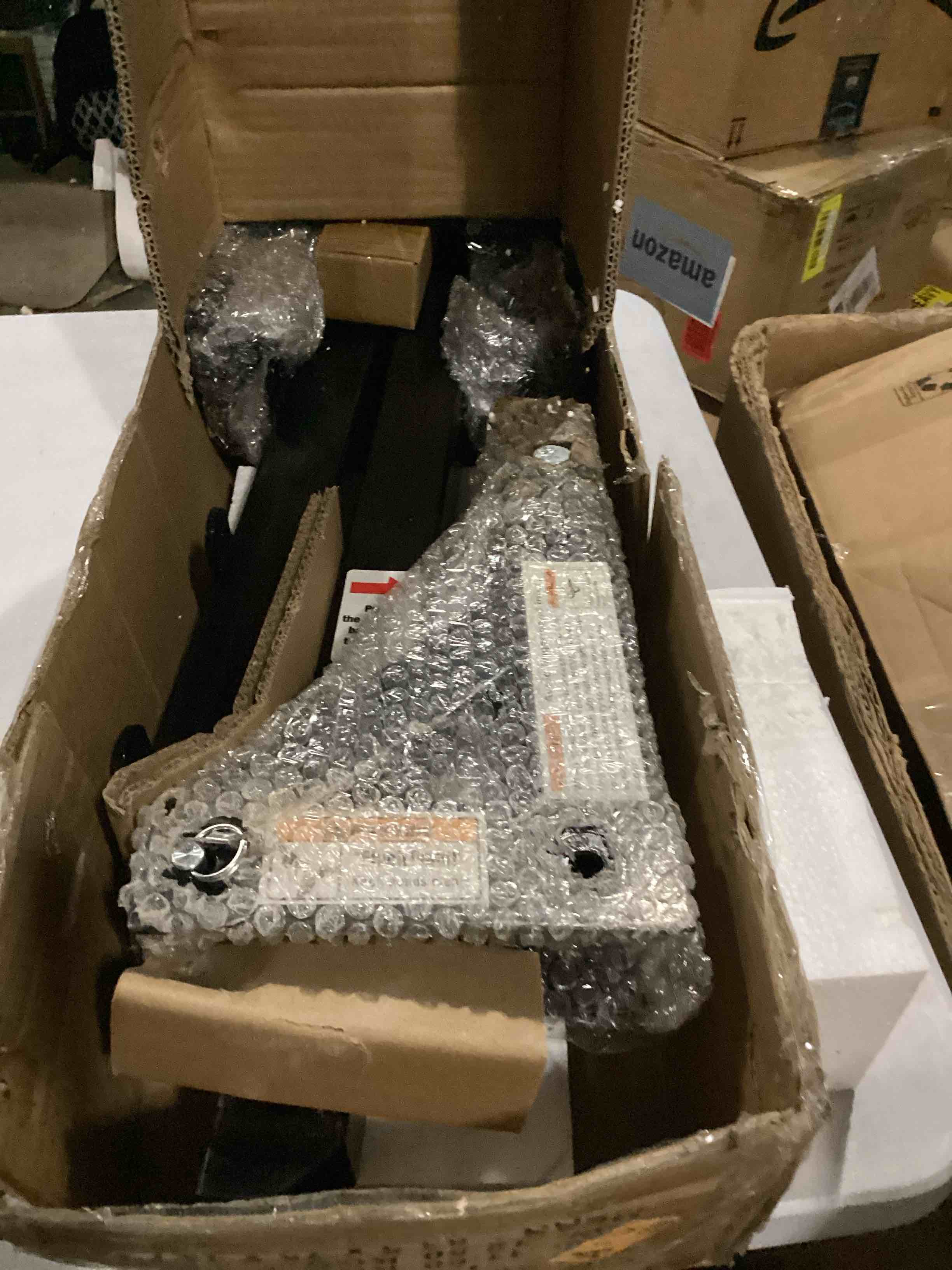 https://s3.amazonaws.com/lotting-images-prod/bidfta/GRN5747775_1724165818833.jpeg