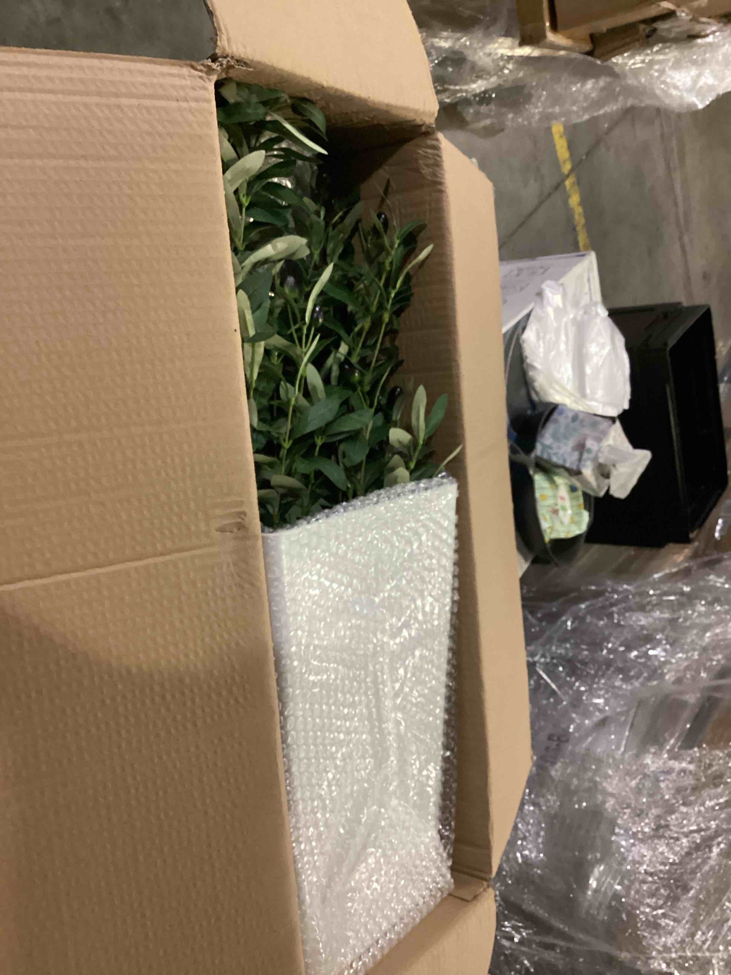 https://s3.amazonaws.com/lotting-images-prod/bidfta/GRN5749629_1723204270286.jpeg