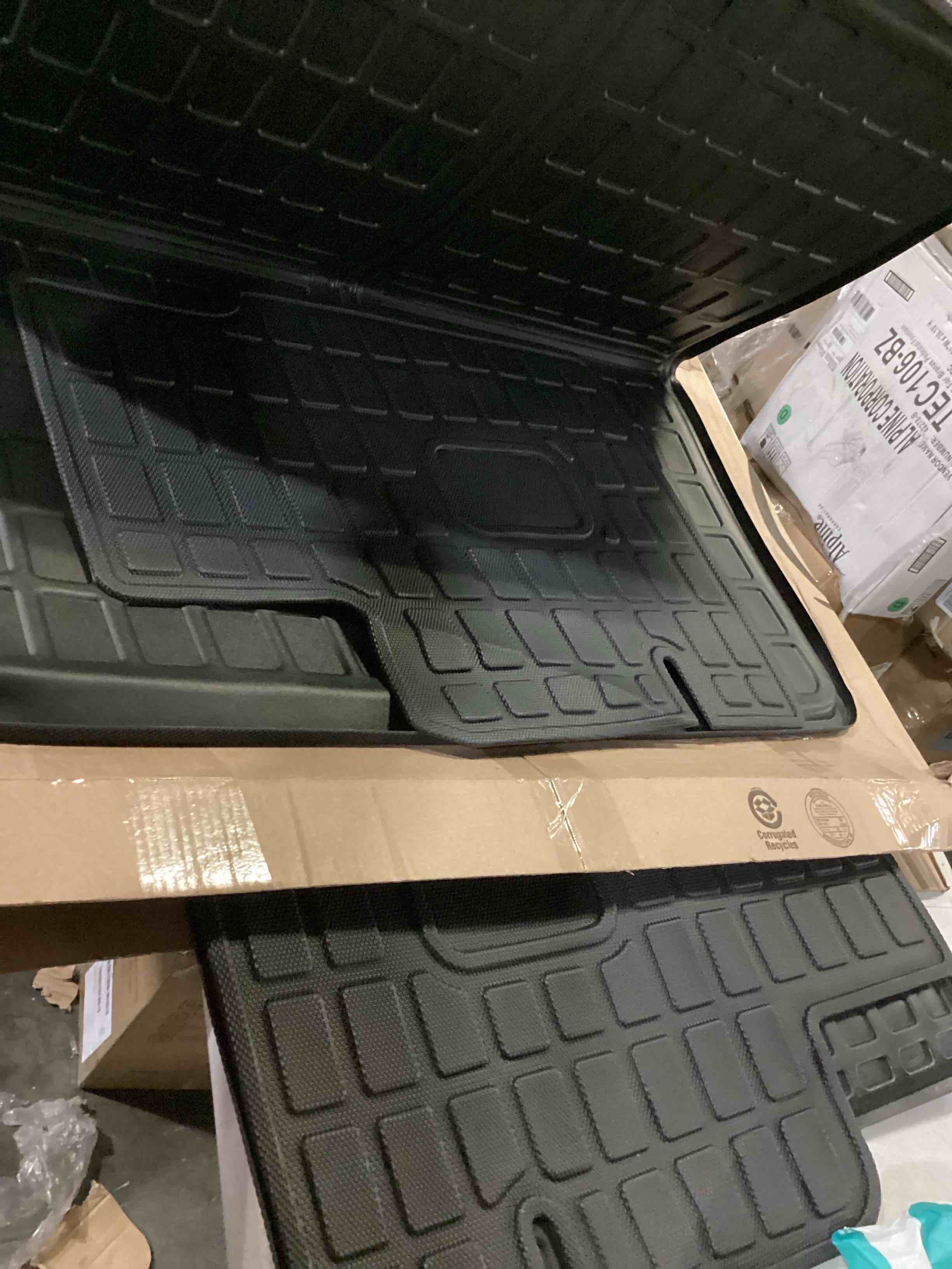 https://s3.amazonaws.com/lotting-images-prod/bidfta/GRN5749668_1723213918951.jpeg
