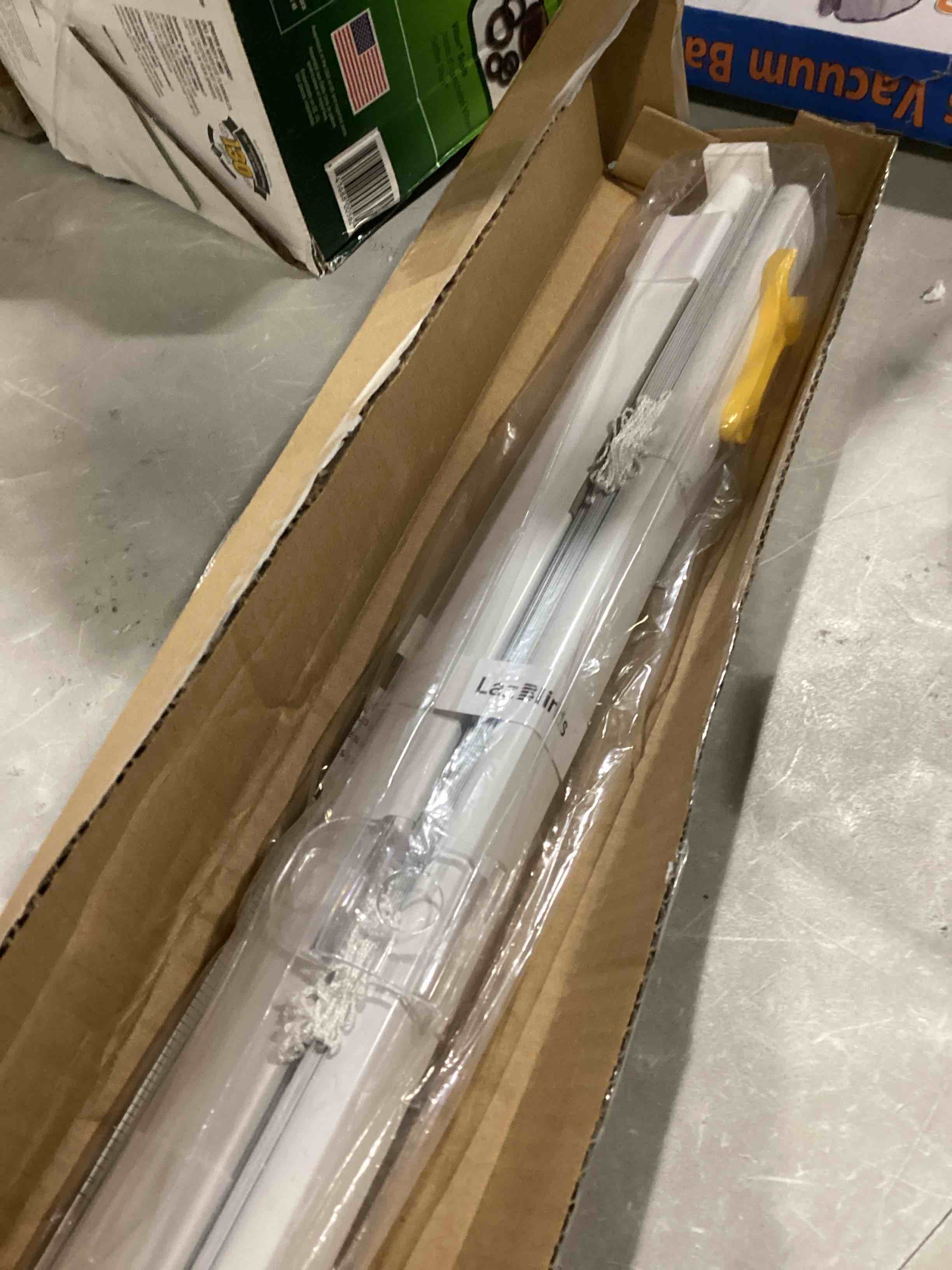 https://s3.amazonaws.com/lotting-images-prod/bidfta/GRN5750049_1725455114703.jpeg