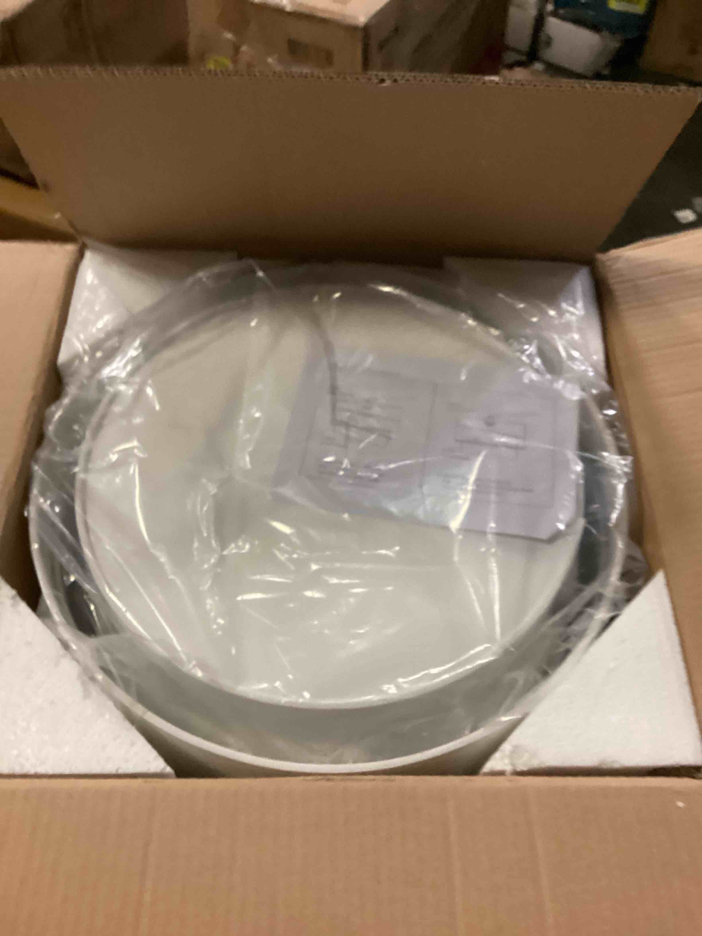 https://s3.amazonaws.com/lotting-images-prod/bidfta/GRN5752958_1724353742401.jpeg