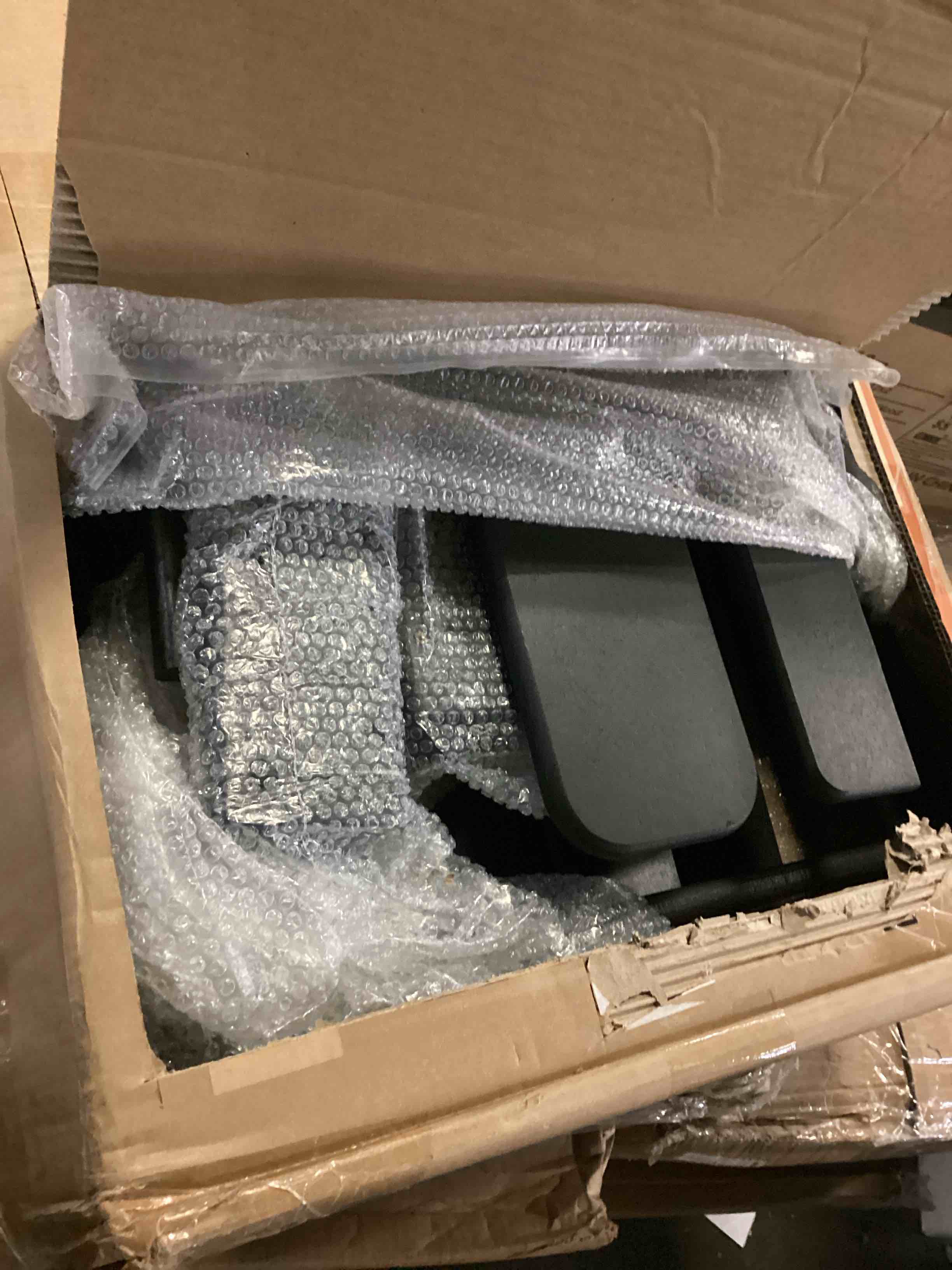 https://s3.amazonaws.com/lotting-images-prod/bidfta/GRN5753454_1724786672564.jpeg