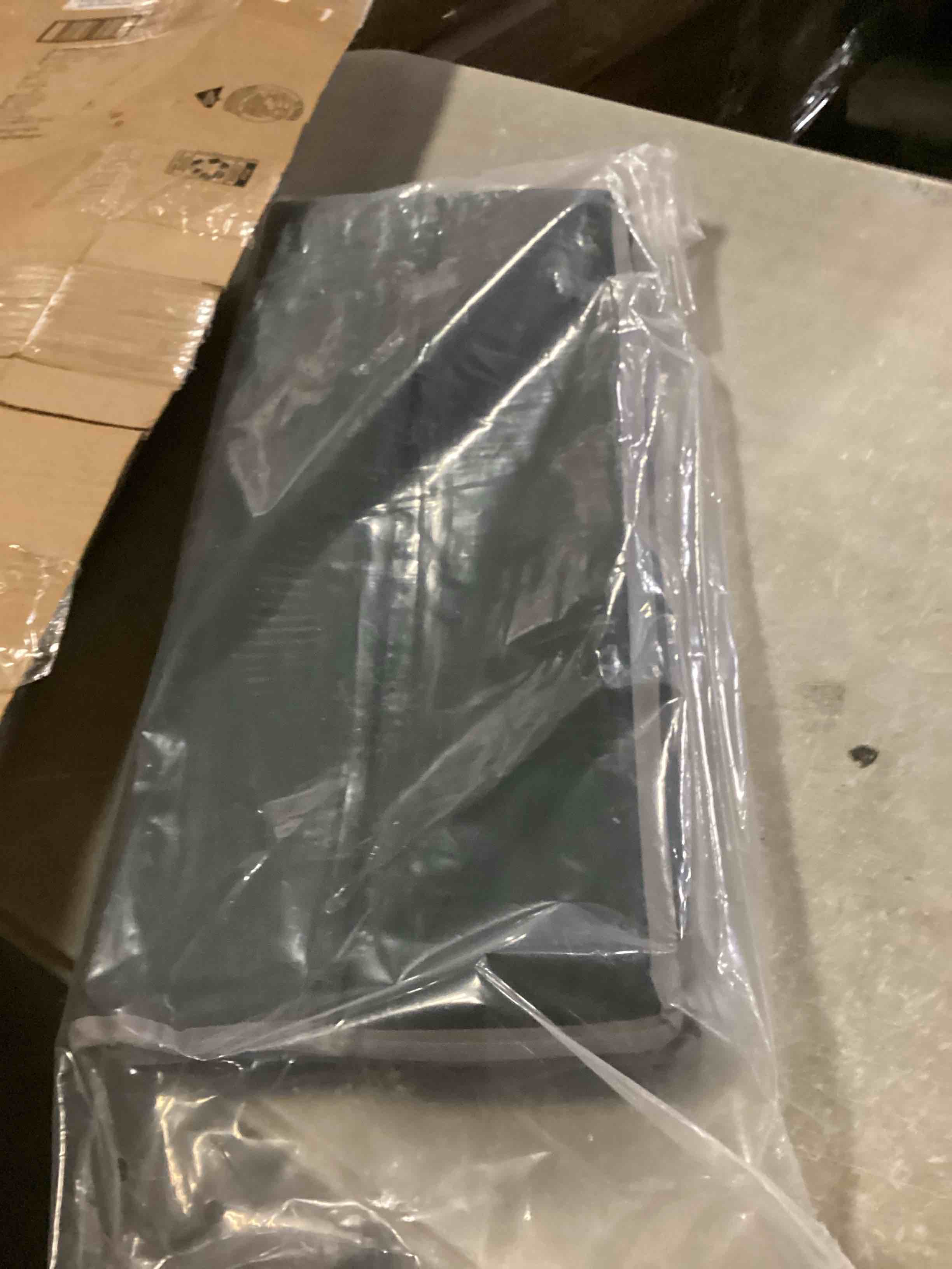 https://s3.amazonaws.com/lotting-images-prod/bidfta/GRN5754025_1725453445944.jpeg