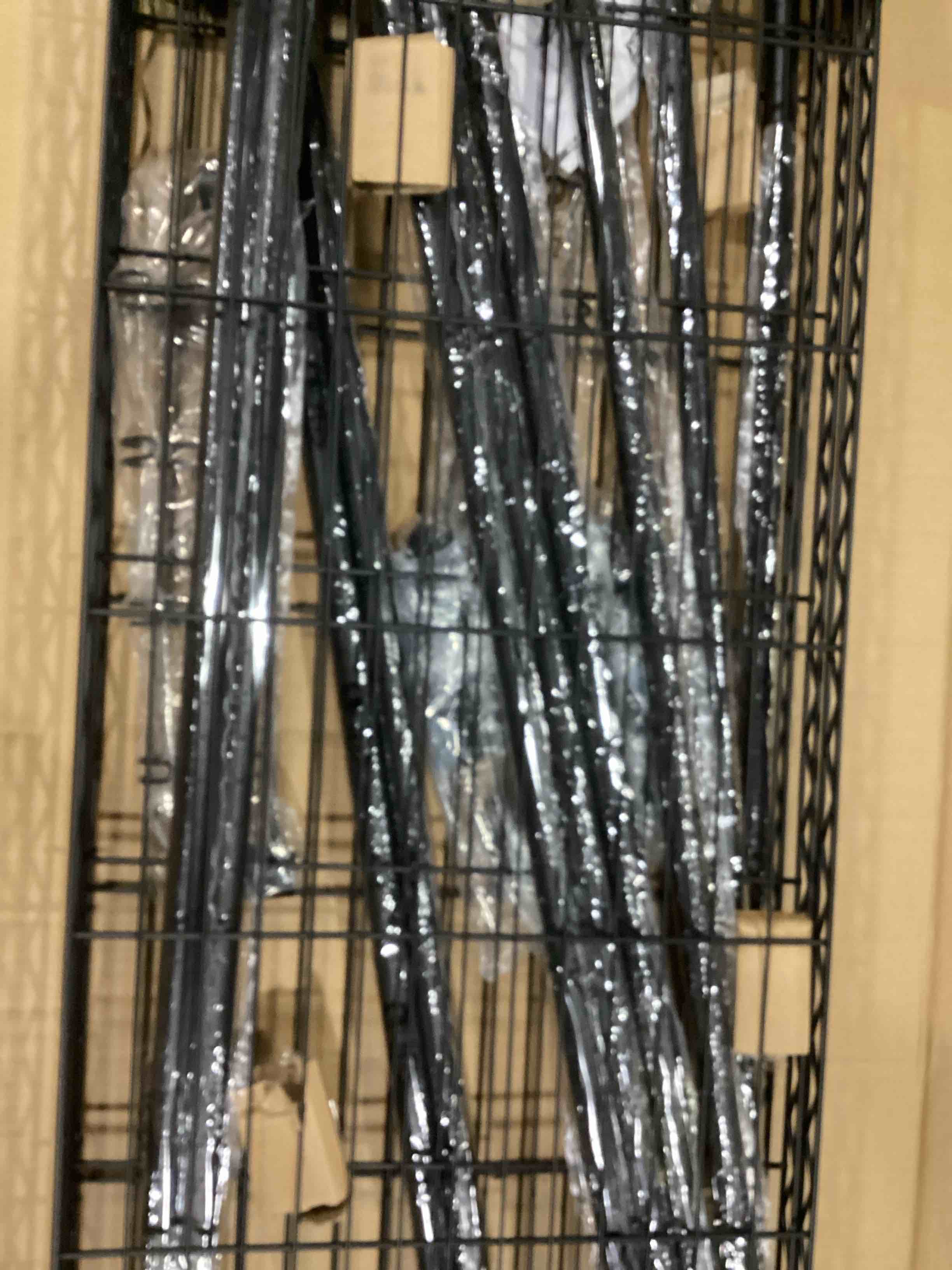 https://s3.amazonaws.com/lotting-images-prod/bidfta/GRN5754800_1726831192856.jpeg