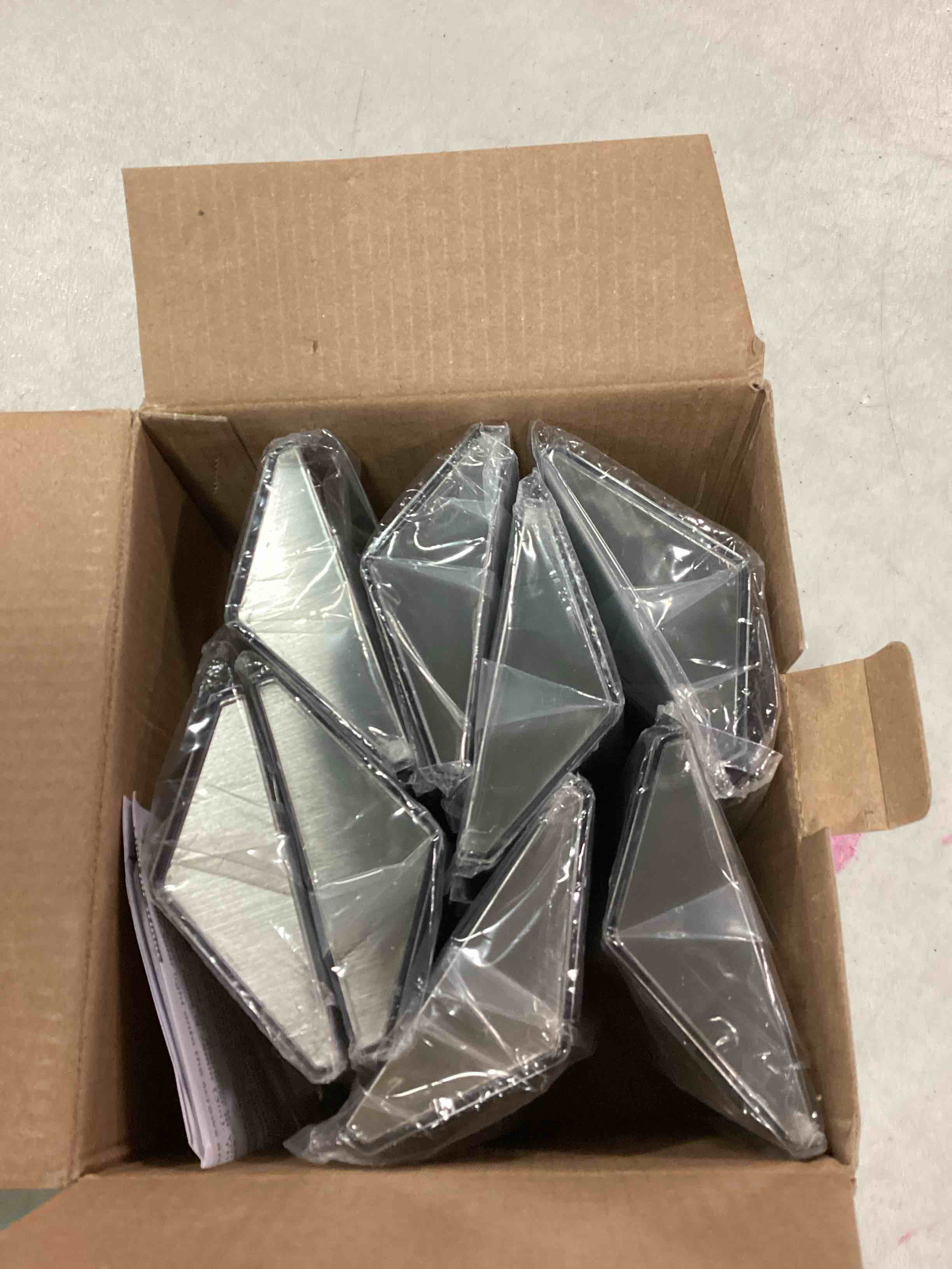 https://s3.amazonaws.com/lotting-images-prod/bidfta/GRN5757673_1715084313933.jpeg