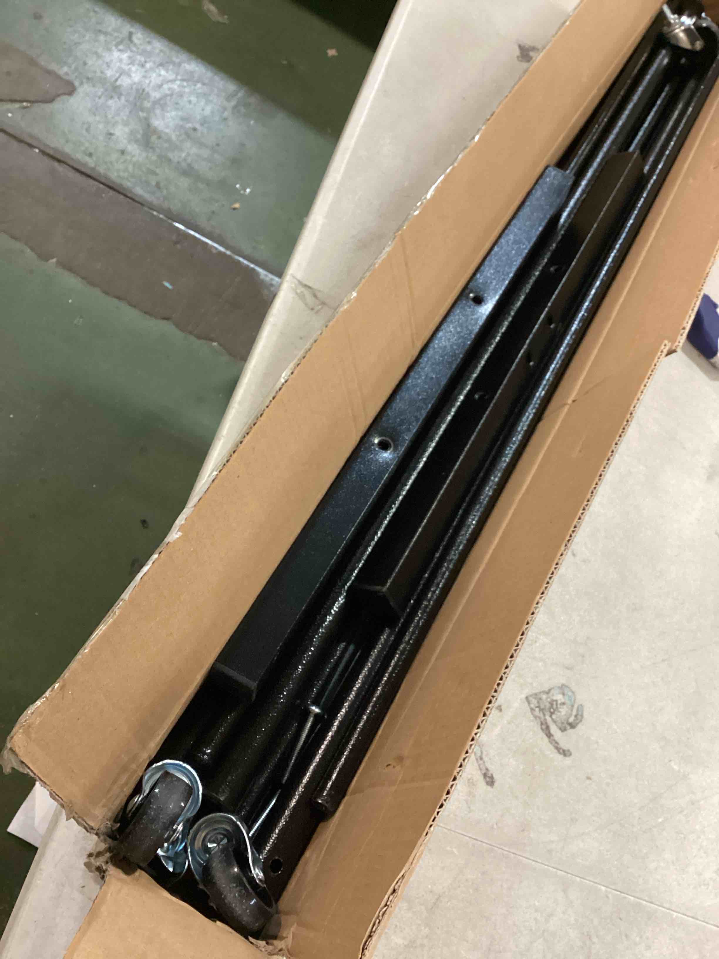 https://s3.amazonaws.com/lotting-images-prod/bidfta/GRN5758615_1715710387858.jpeg