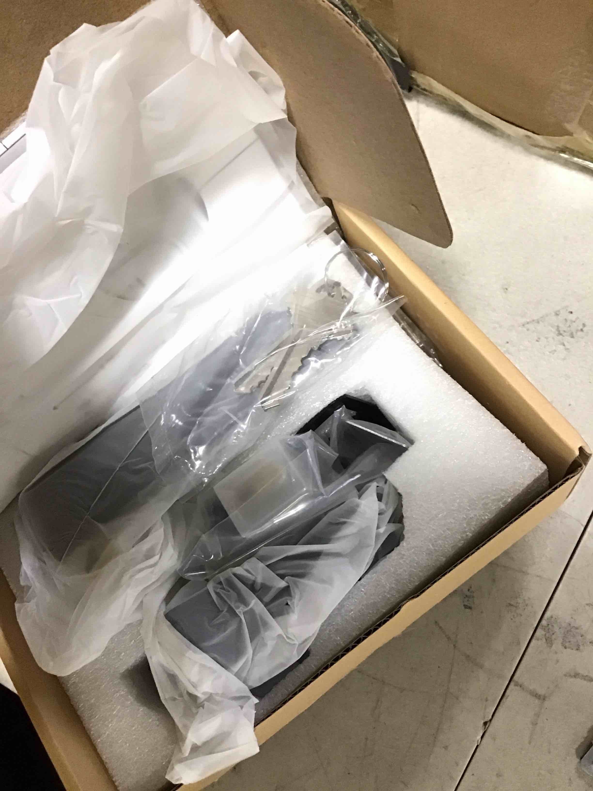 https://s3.amazonaws.com/lotting-images-prod/bidfta/GRN5760991_1719406907294.jpeg