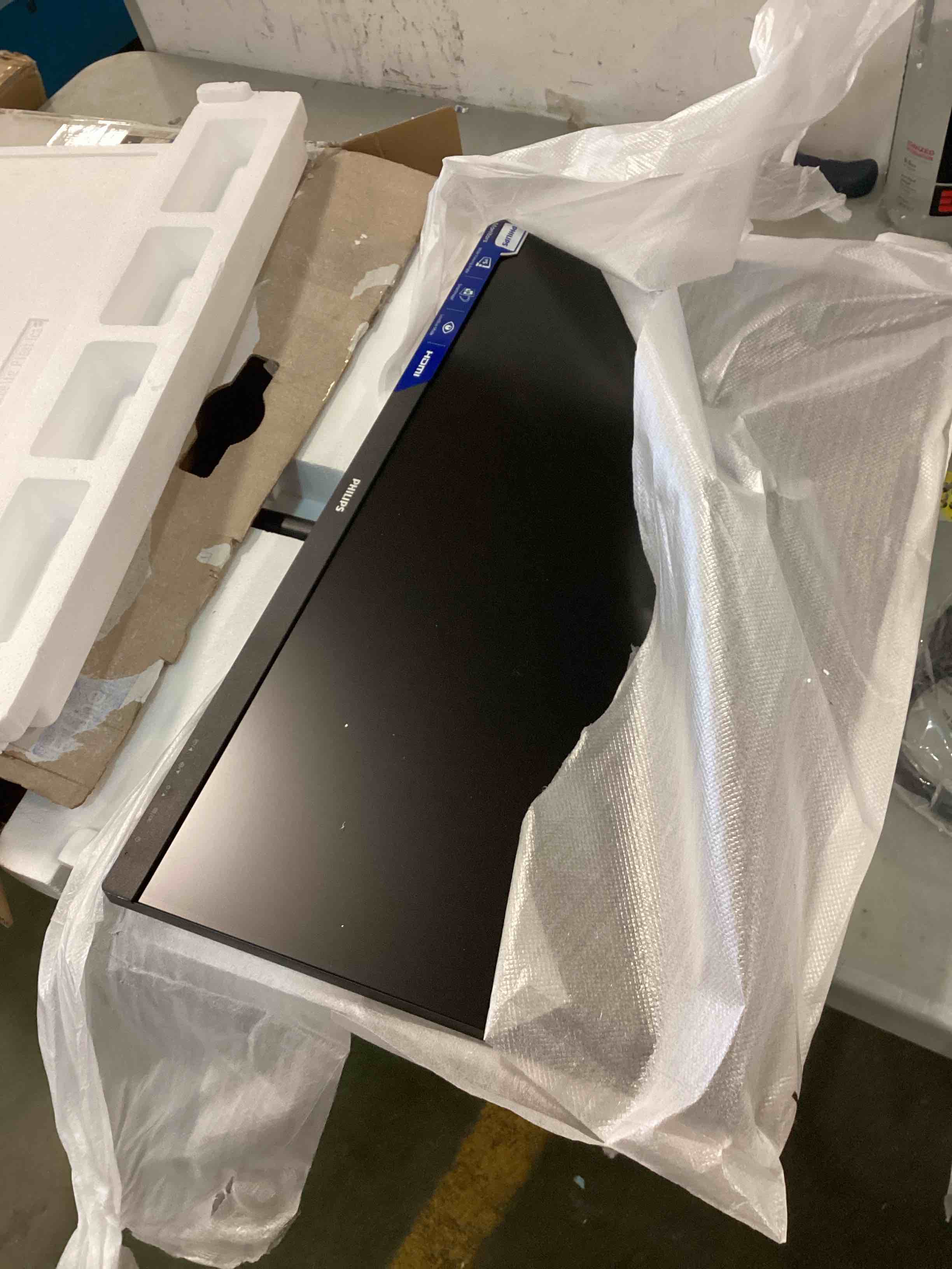 https://s3.amazonaws.com/lotting-images-prod/bidfta/GRN5762149_1714663034929.jpeg