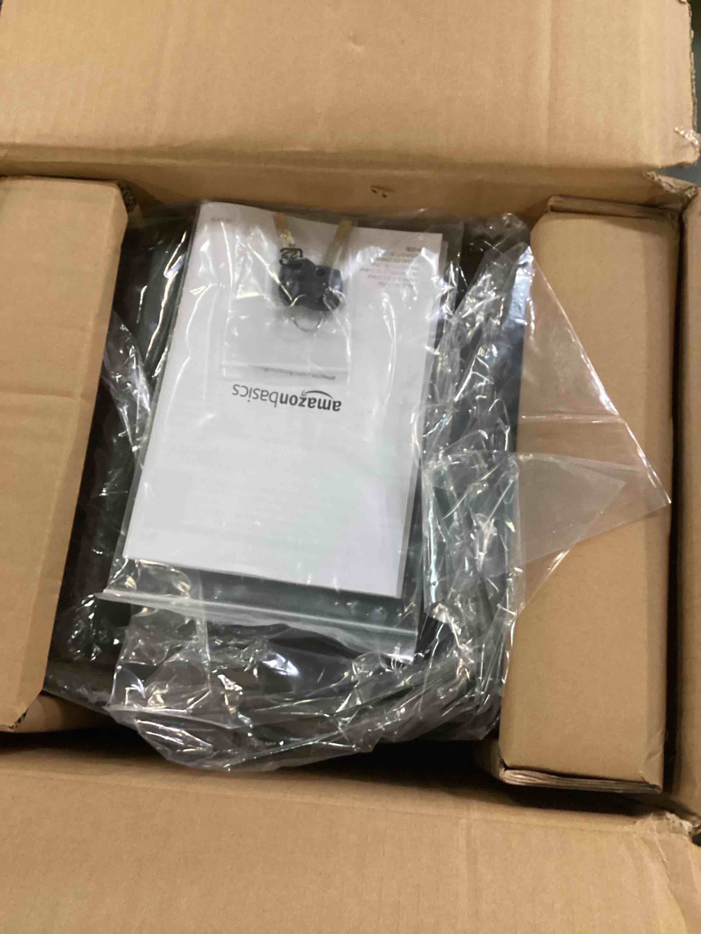 https://s3.amazonaws.com/lotting-images-prod/bidfta/GRN5763413_1715361384061.jpeg