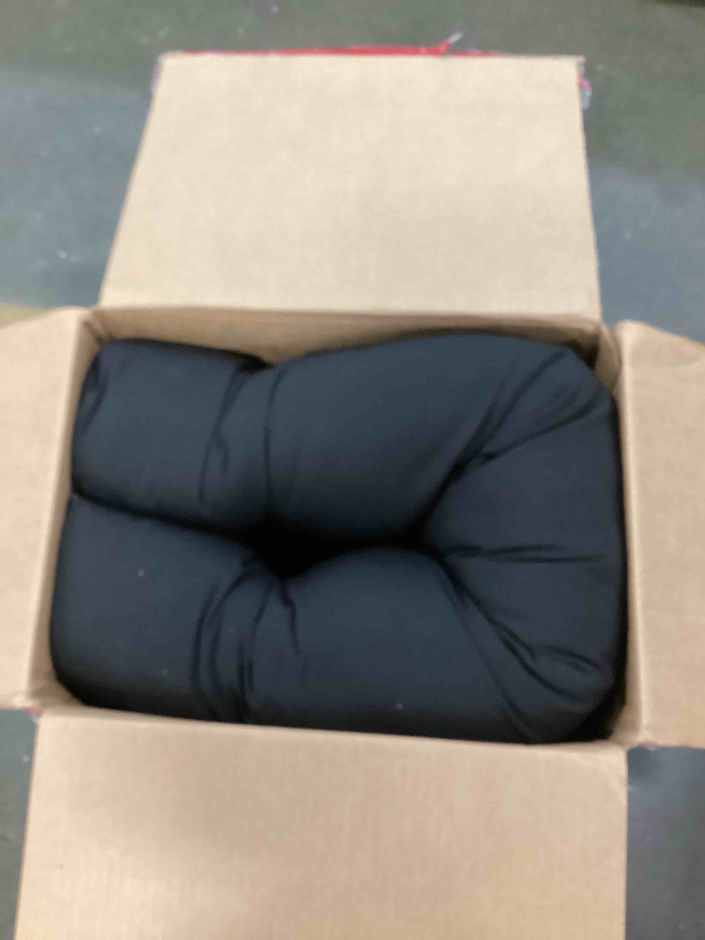 https://s3.amazonaws.com/lotting-images-prod/bidfta/GRN5765703_1715021337775.jpeg