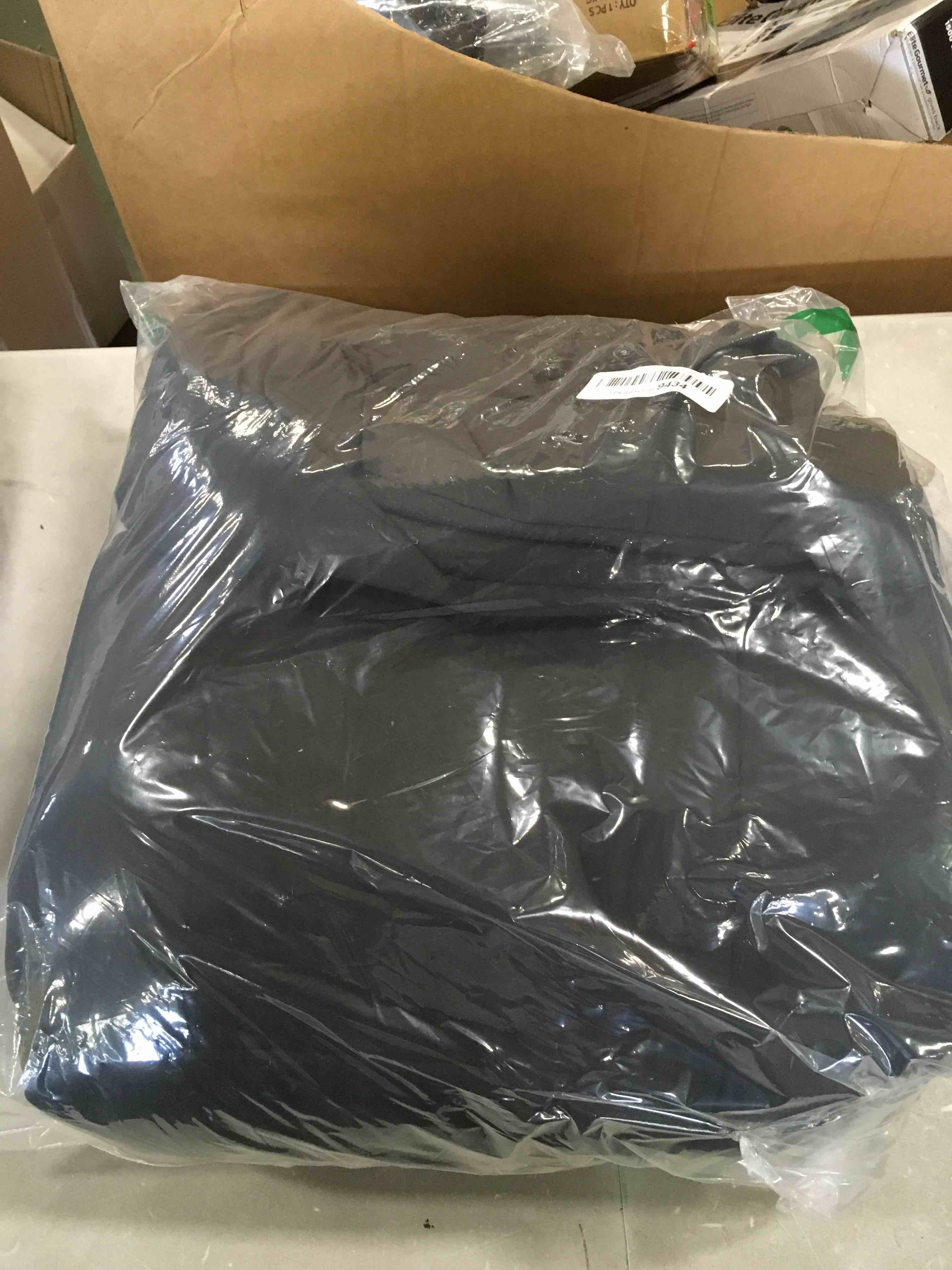 https://s3.amazonaws.com/lotting-images-prod/bidfta/GRN5766560_1714420294764.jpeg