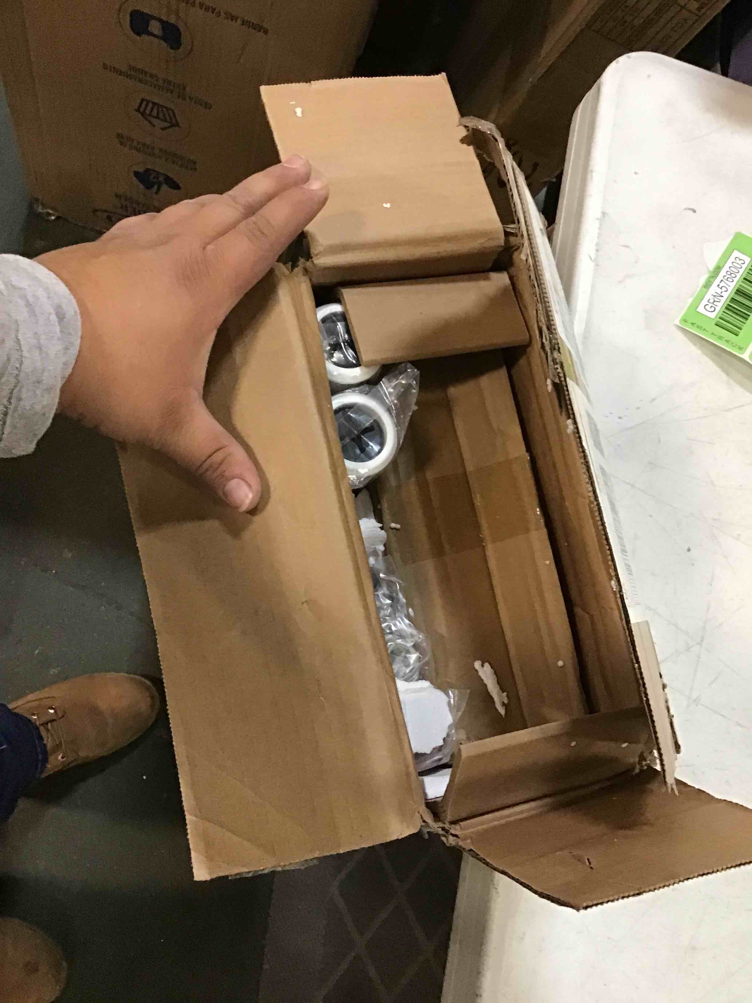 https://s3.amazonaws.com/lotting-images-prod/bidfta/GRN5768003_1703952102900.jpeg