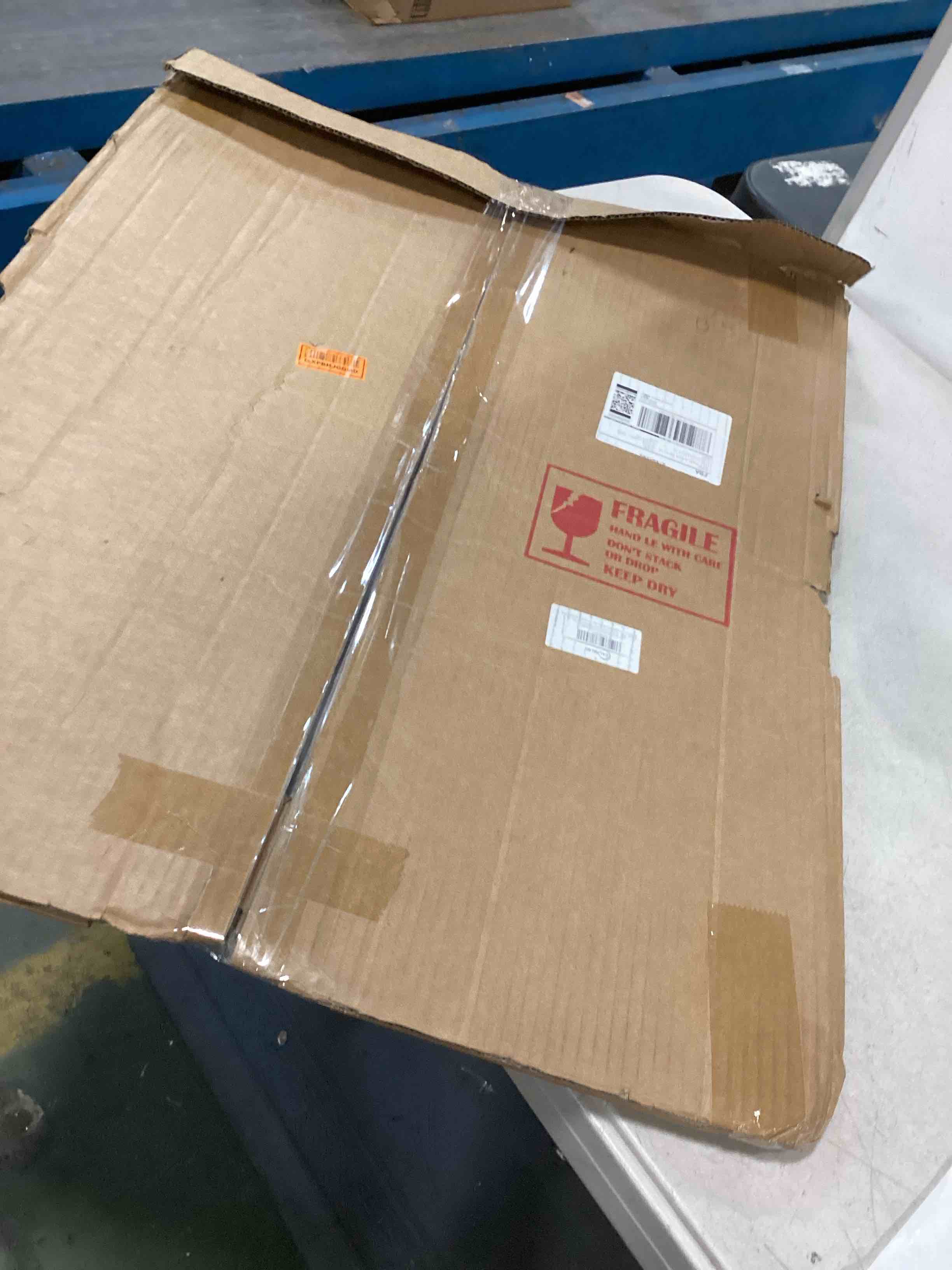 https://s3.amazonaws.com/lotting-images-prod/bidfta/GRN5768386_1704230044202.jpeg