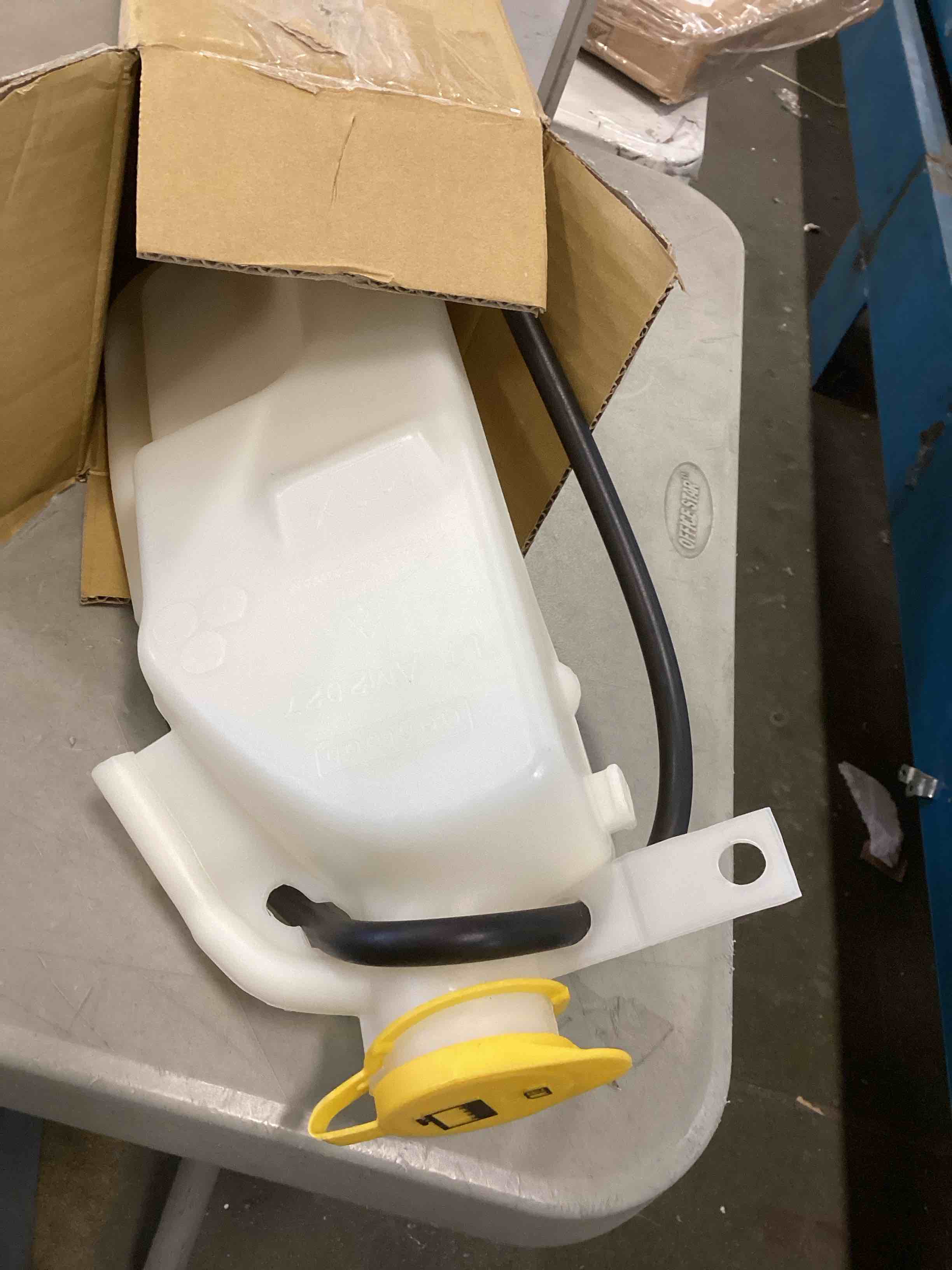 https://s3.amazonaws.com/lotting-images-prod/bidfta/GRN5768617_1704306128705.jpeg