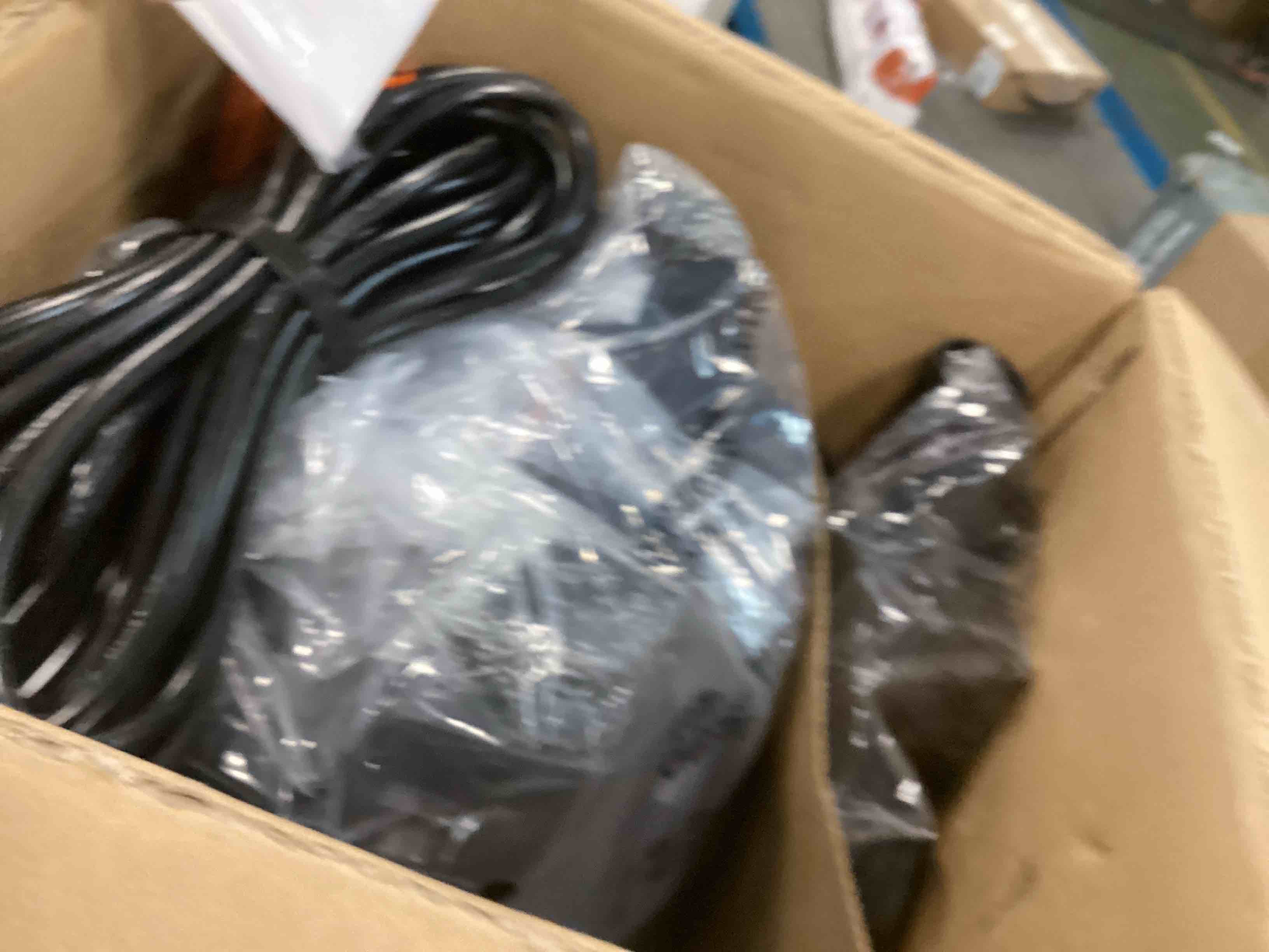 https://s3.amazonaws.com/lotting-images-prod/bidfta/GRN5768672_1704311586048.jpeg