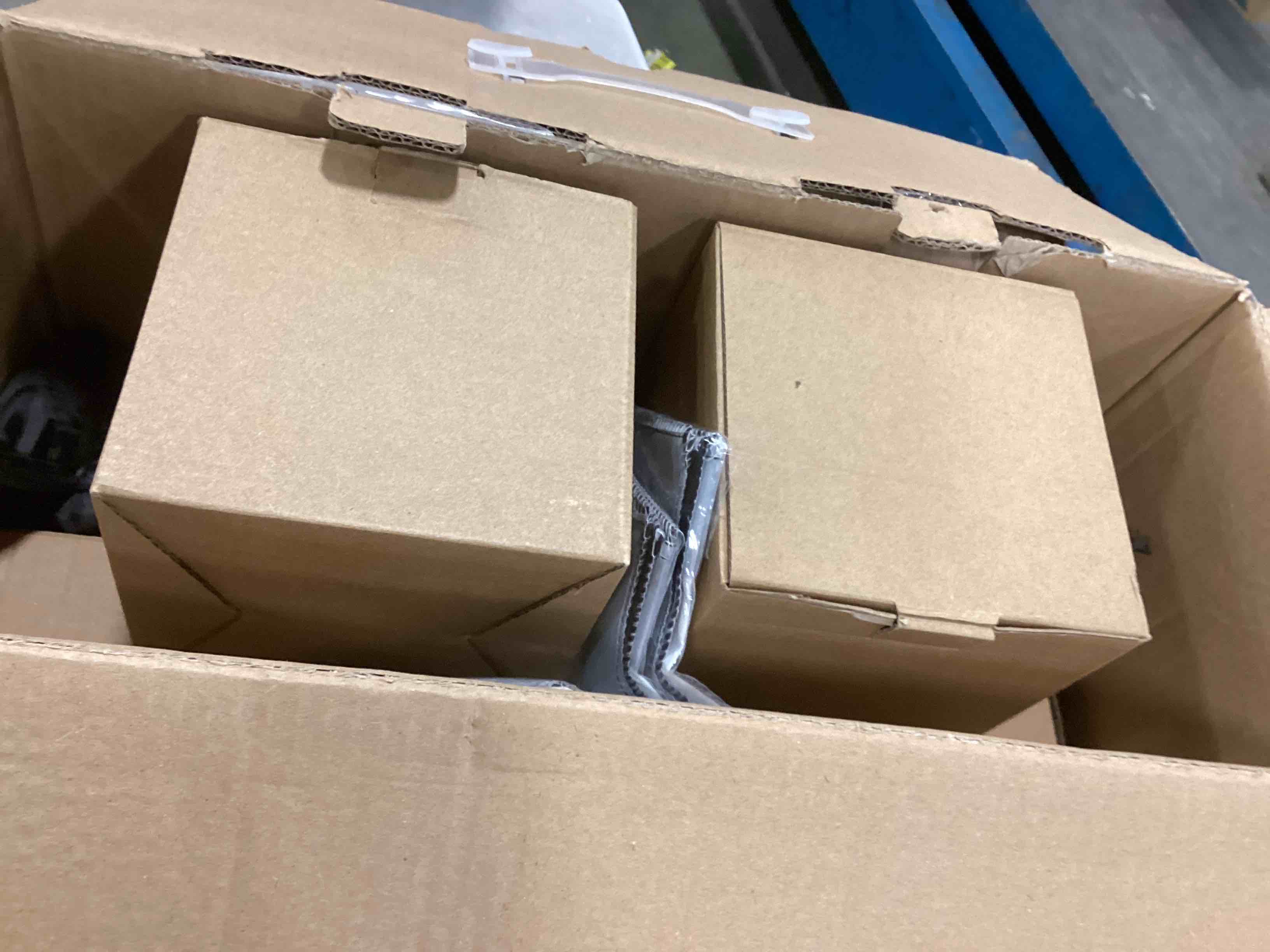 https://s3.amazonaws.com/lotting-images-prod/bidfta/GRN5769078_1704458911137.jpeg