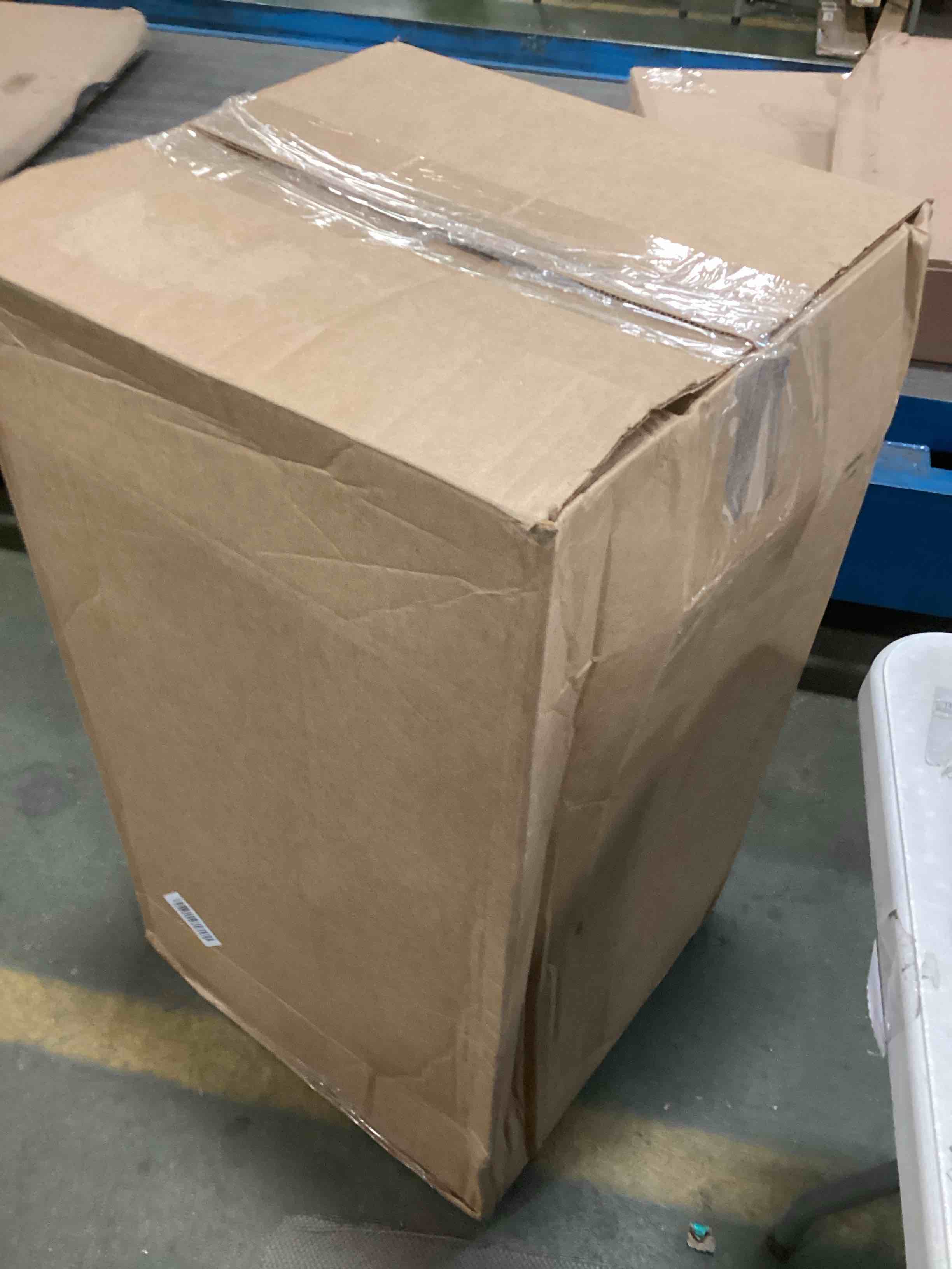 https://s3.amazonaws.com/lotting-images-prod/bidfta/GRN5769409_1704716142511.jpeg