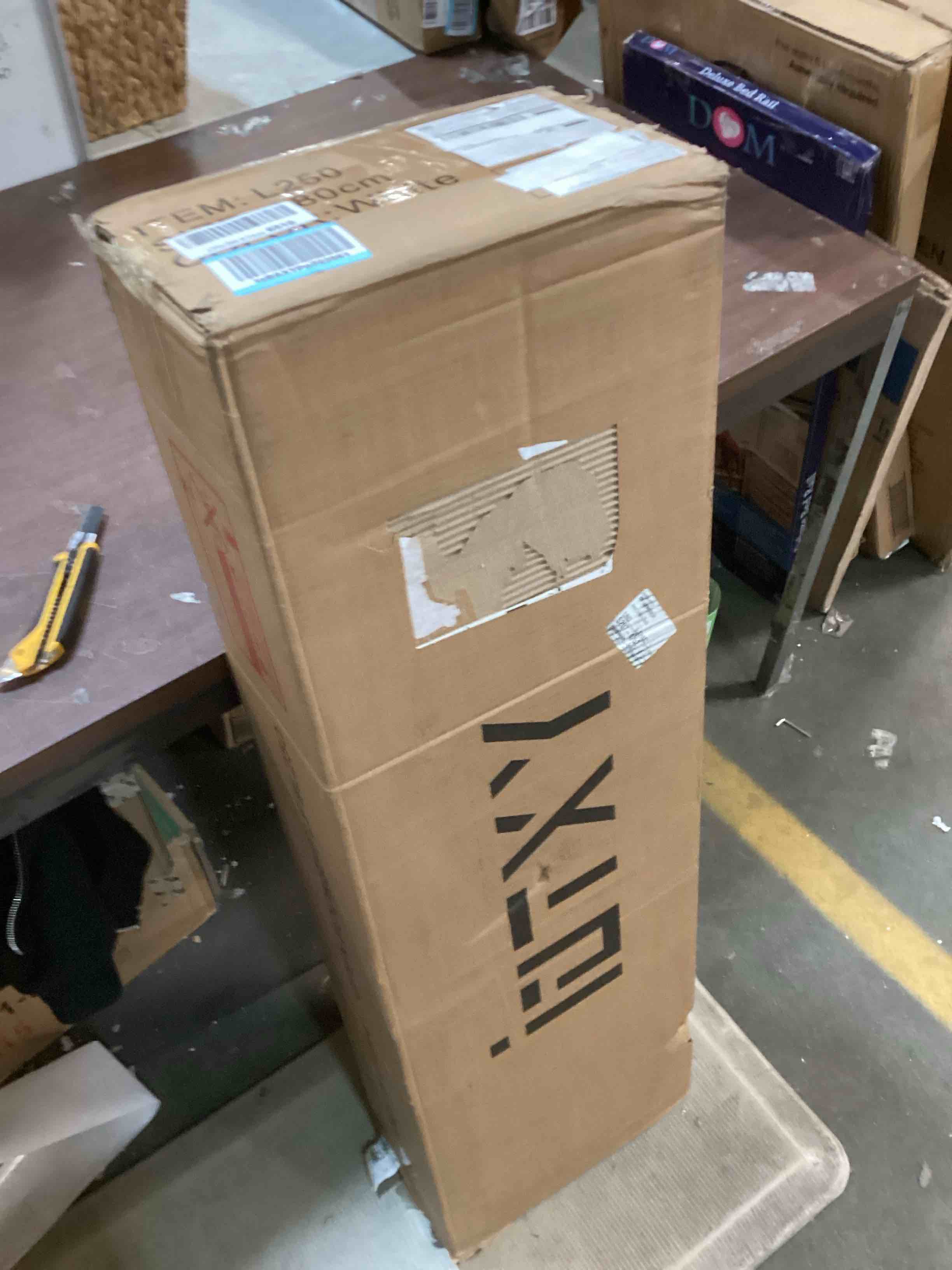 https://s3.amazonaws.com/lotting-images-prod/bidfta/GRN5771642_1704826047527.jpeg
