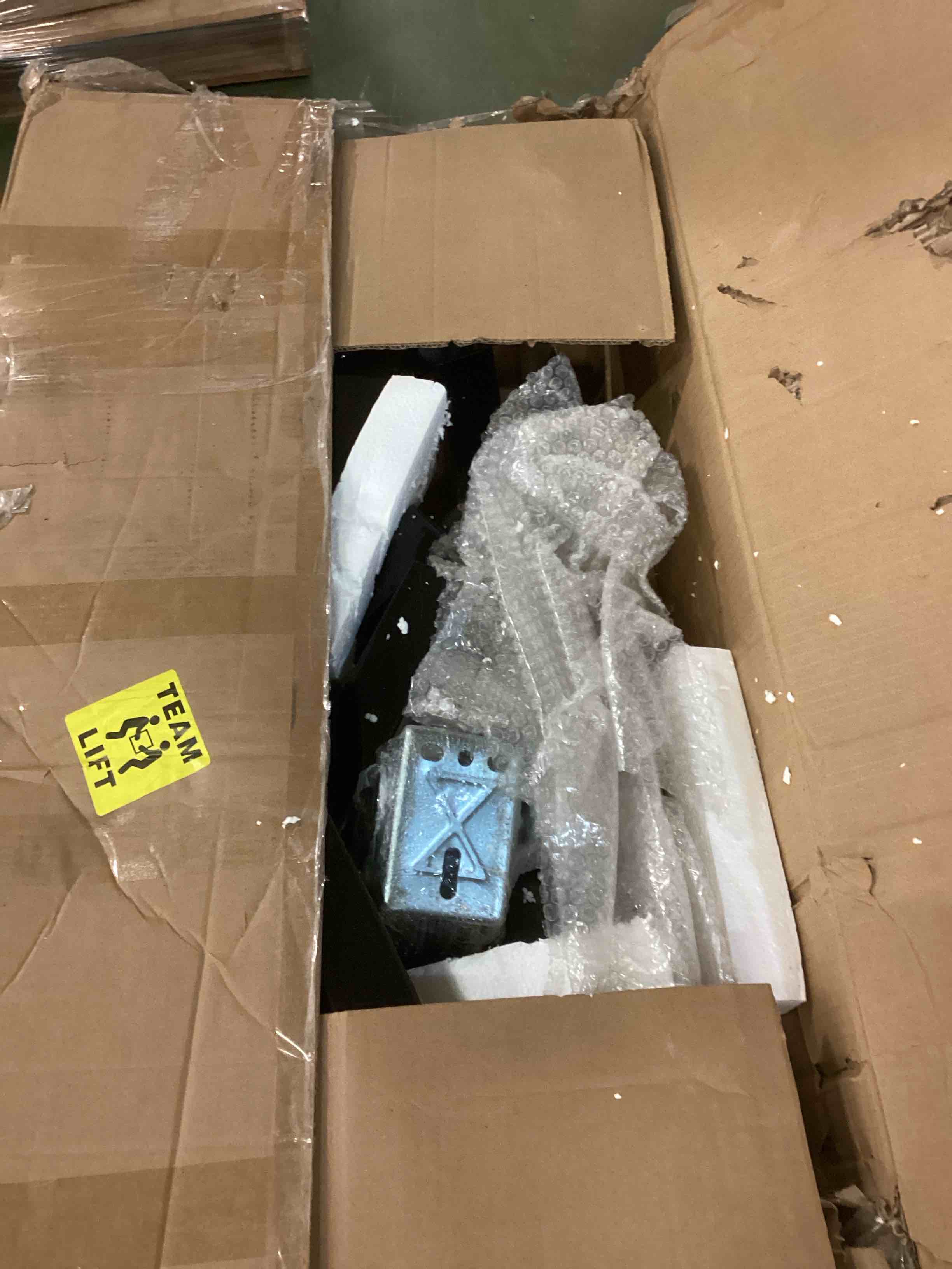 https://s3.amazonaws.com/lotting-images-prod/bidfta/GRN5774045_1704285222366.jpeg